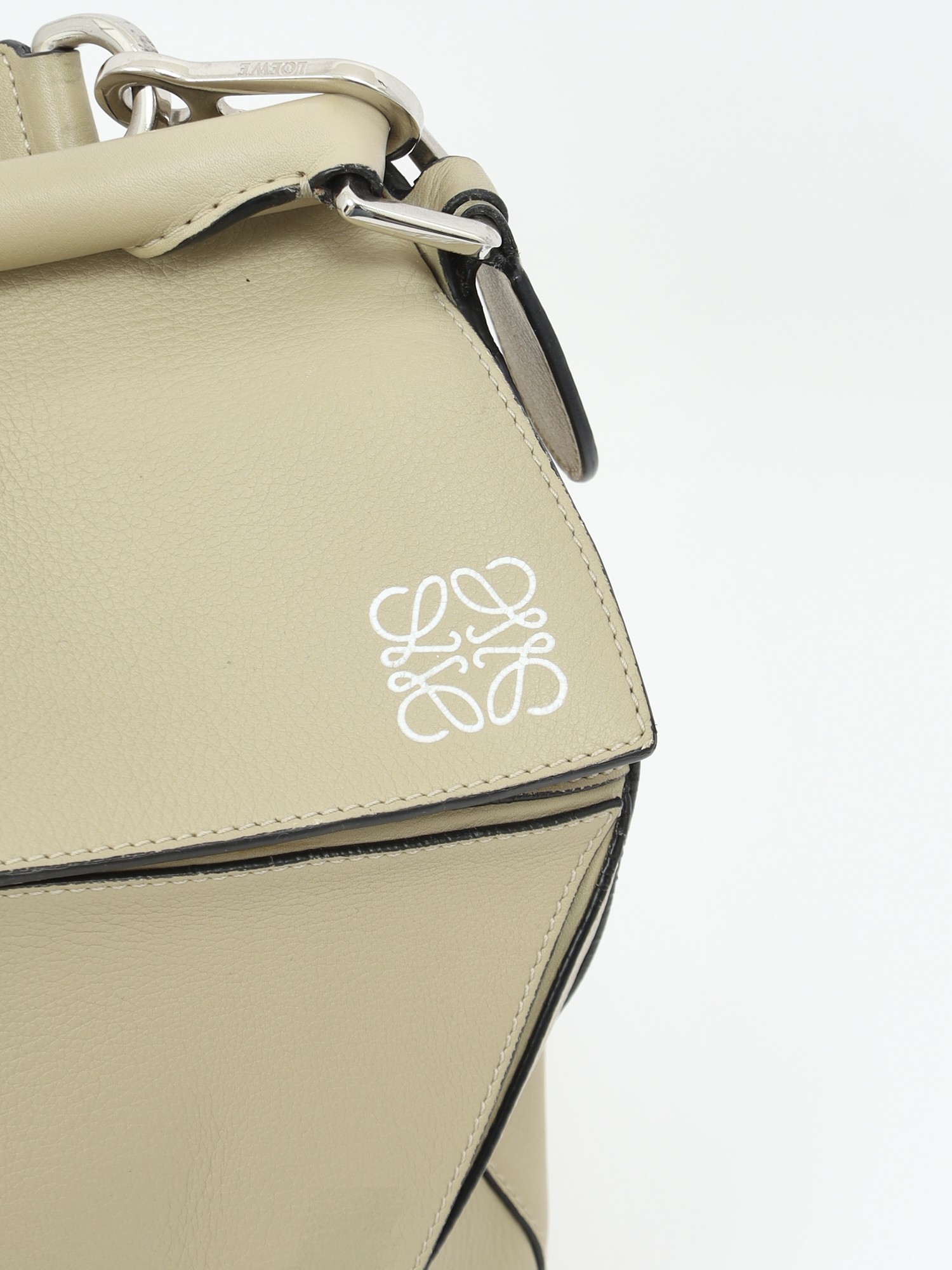 Loewe Puzzle 5