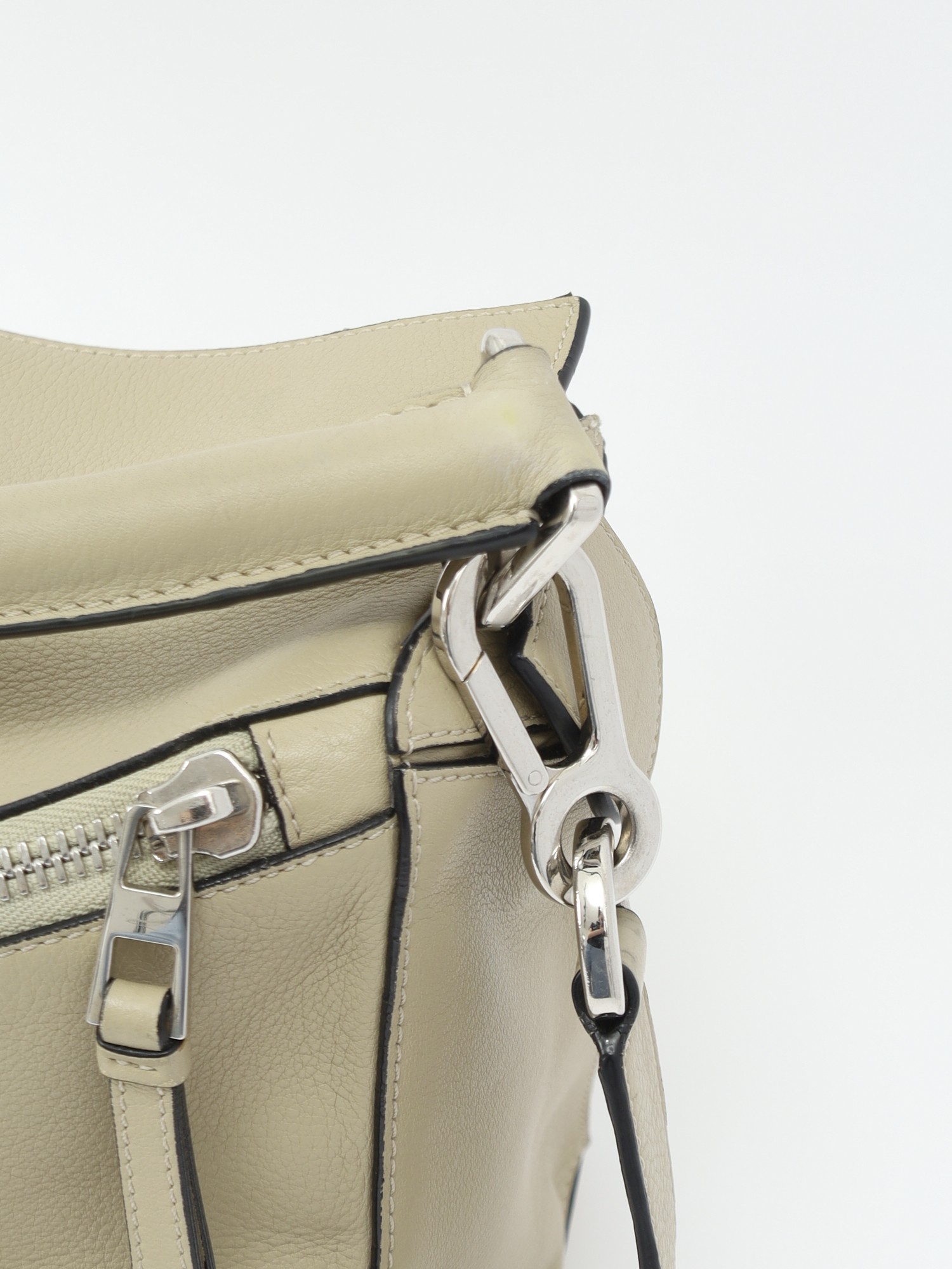 Loewe Puzzle 8