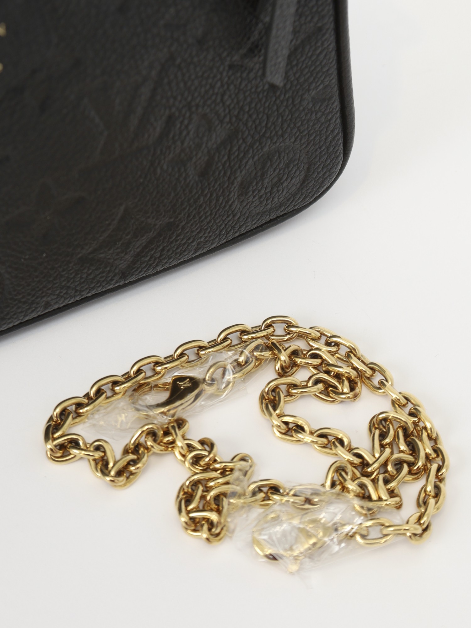 Louis Vuitton Easy Pouch 11