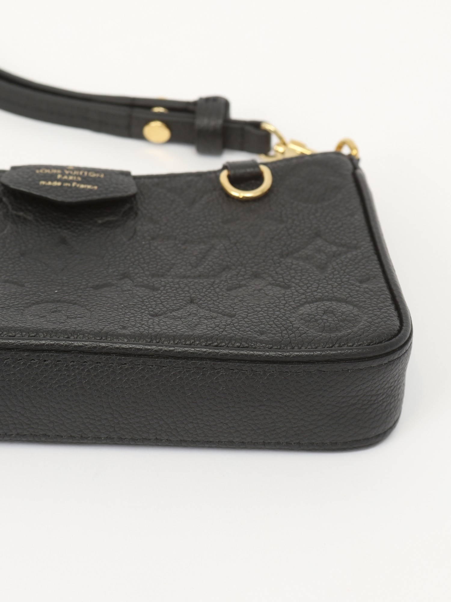 Louis Vuitton Easy Pouch 10