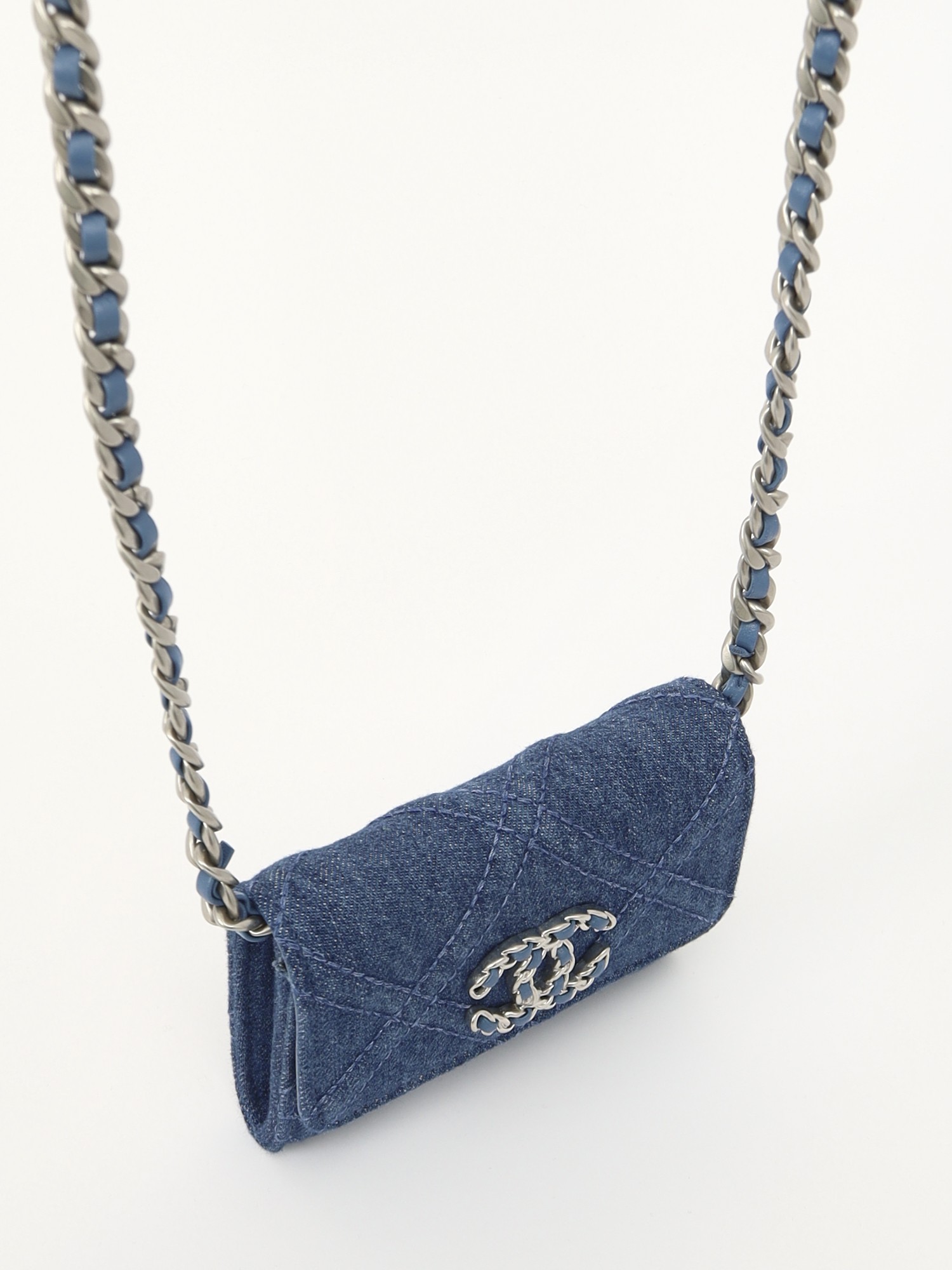 Chanel 19 5