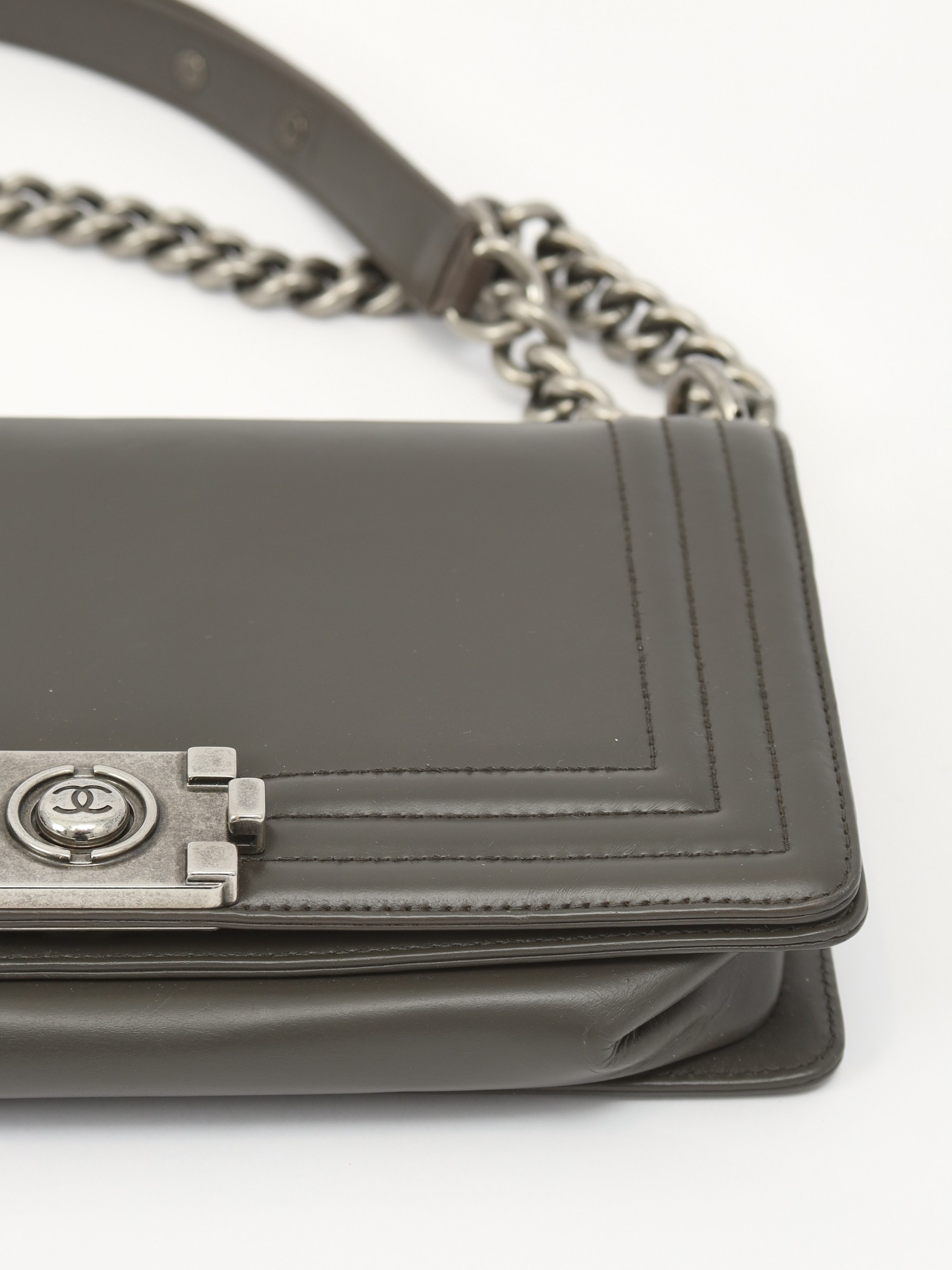 Chanel Boy 7