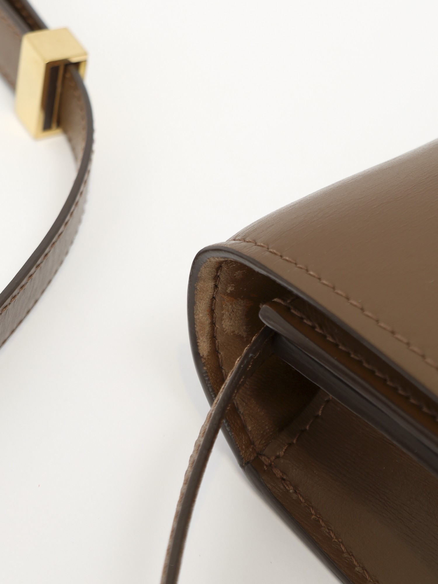 Celine Classic 12
