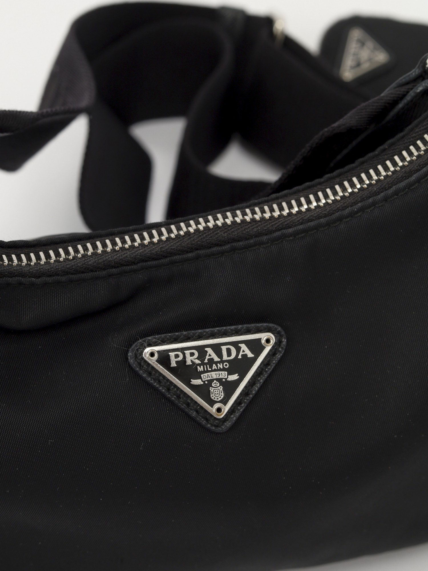 Prada Re-Edition 2005 6
