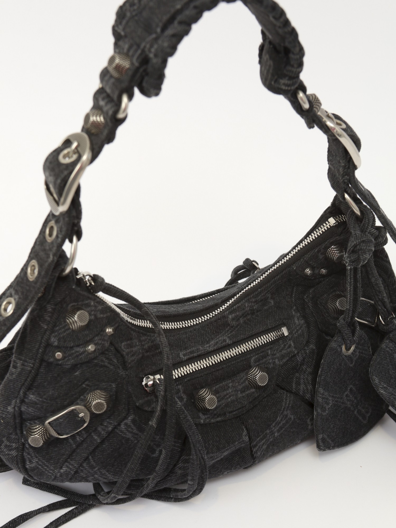 Balenciaga Le Cagole 4