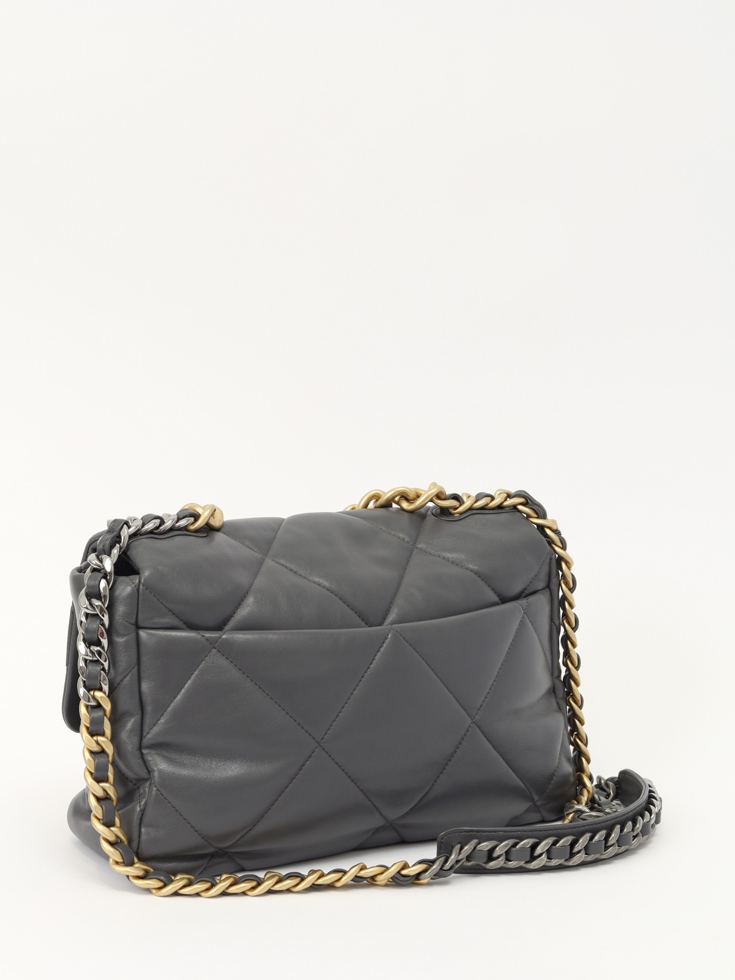 Chanel 19 3