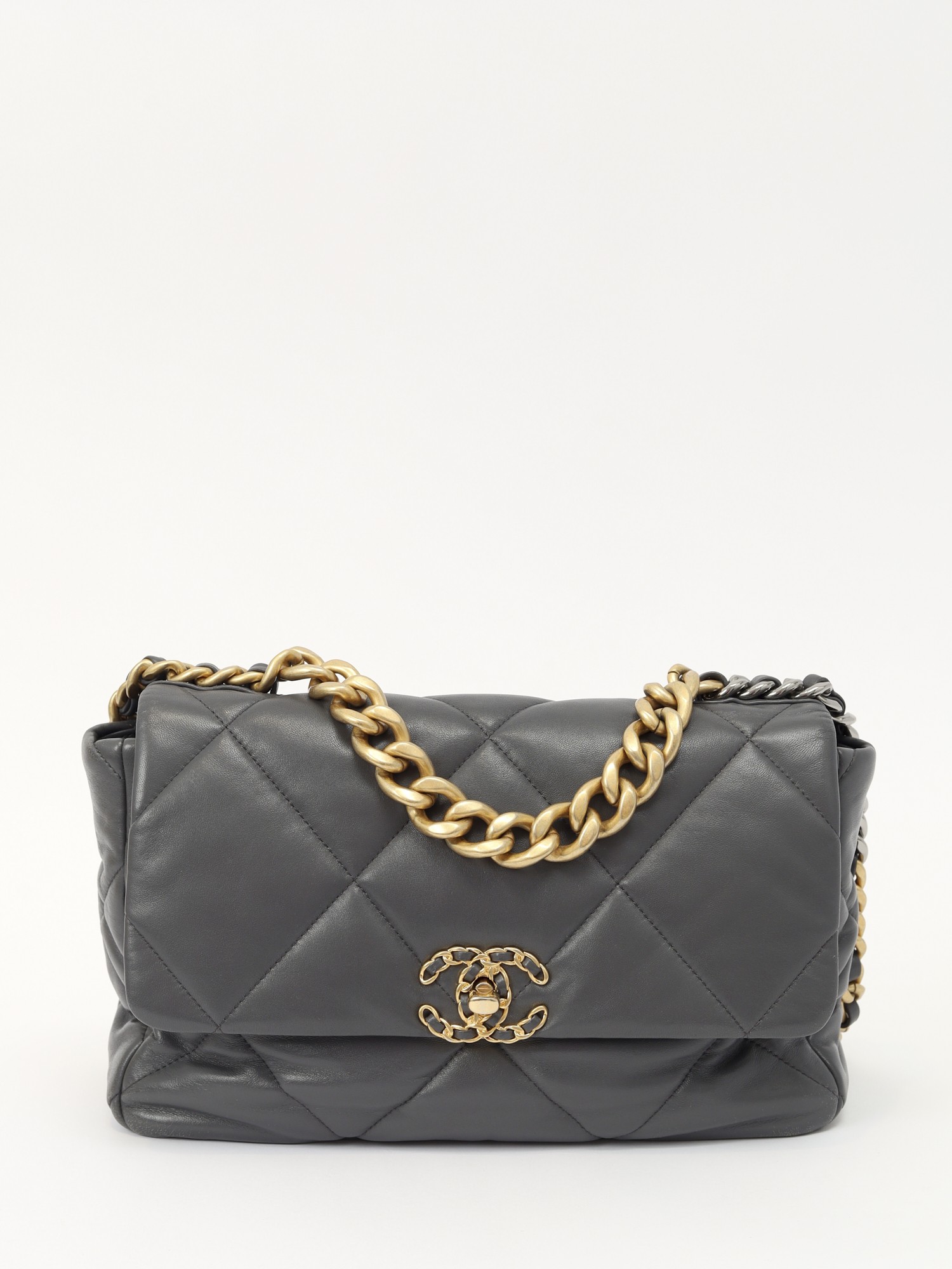 Chanel 19 0
