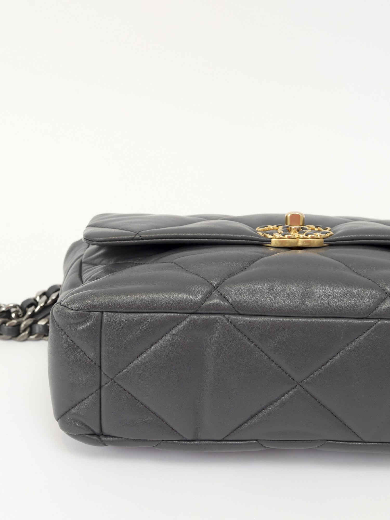 Chanel 19 6