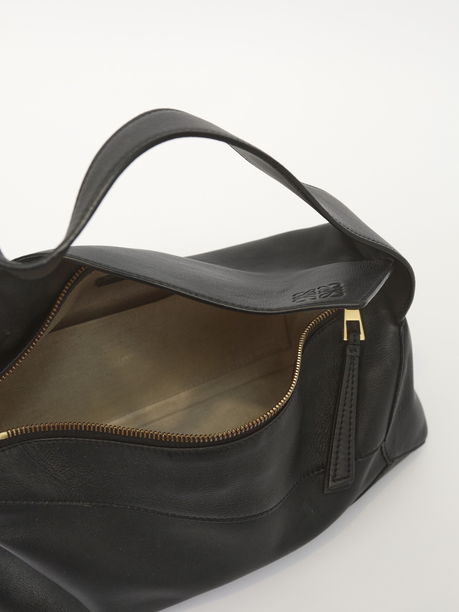 Loewe Puzzle 8