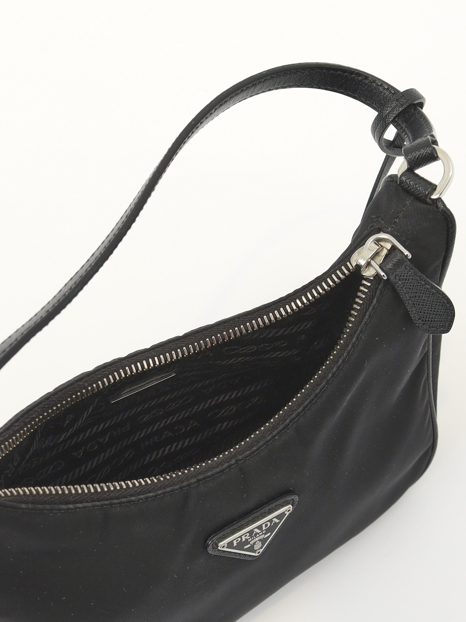 Prada Re-Edition 2005 9