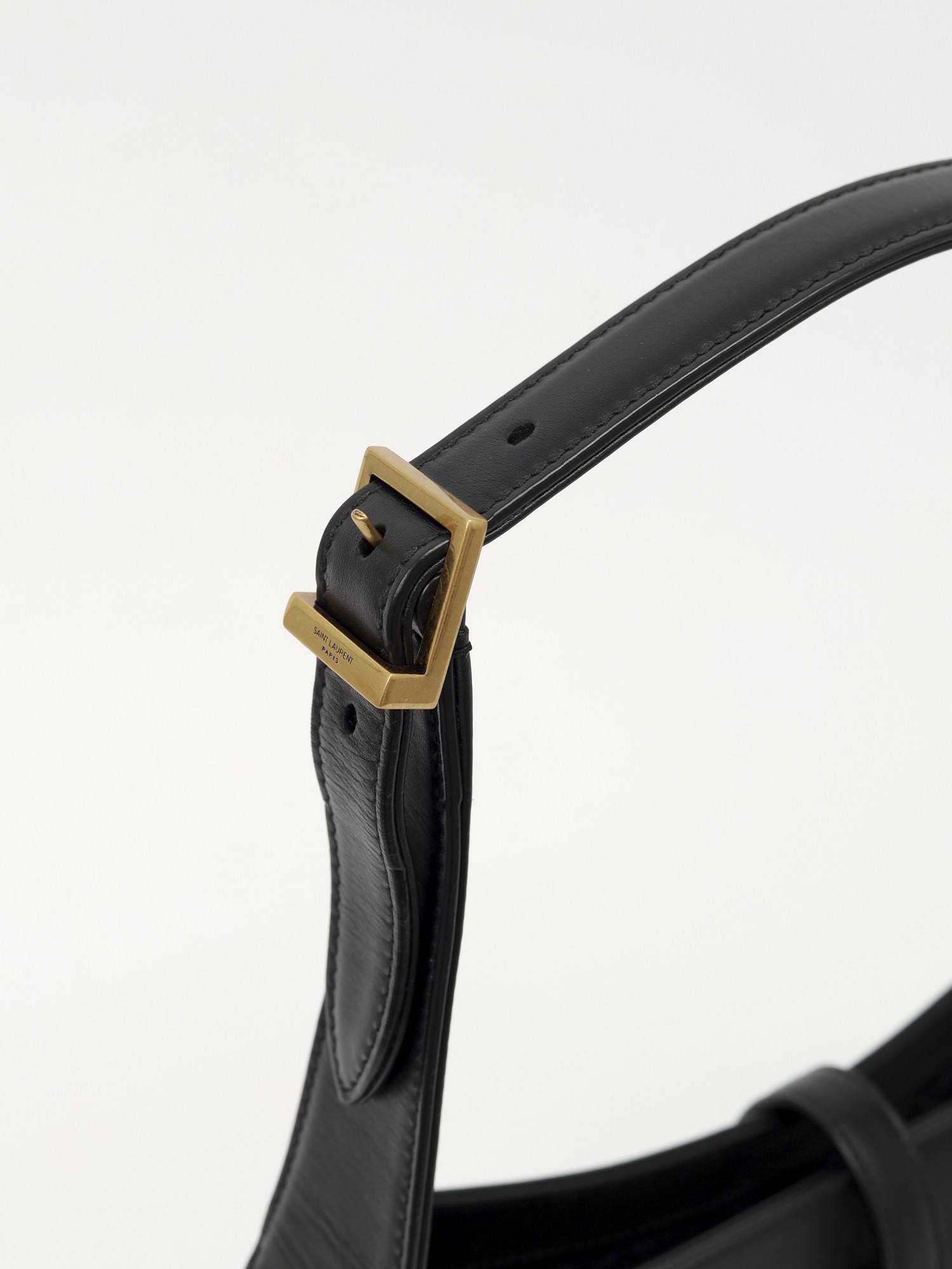 Saint Laurent Le 5 A 7 6