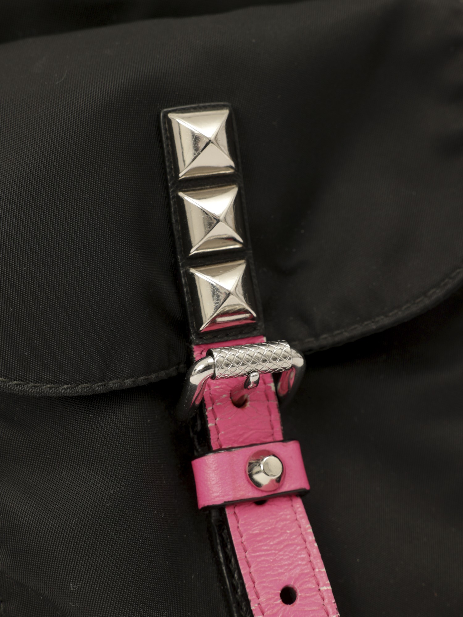 Prada New Vela 6
