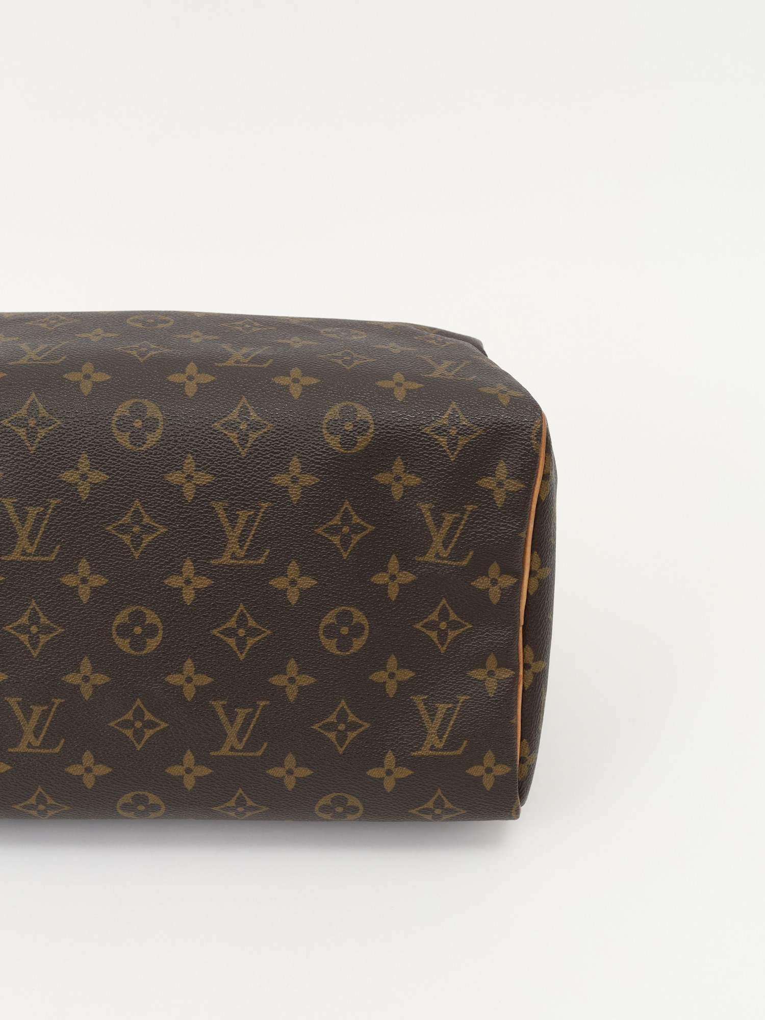 Louis Vuitton Speedy 8