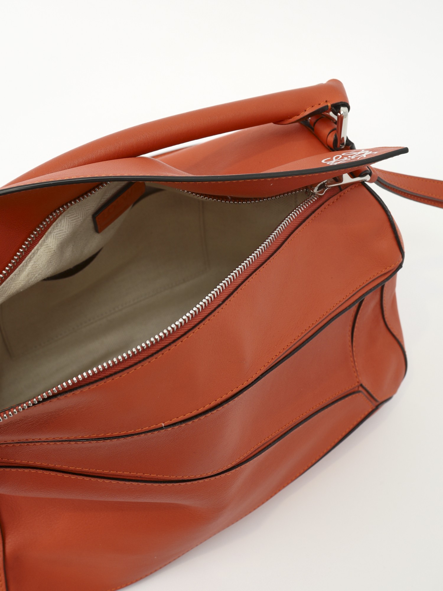 Loewe Puzzle 11