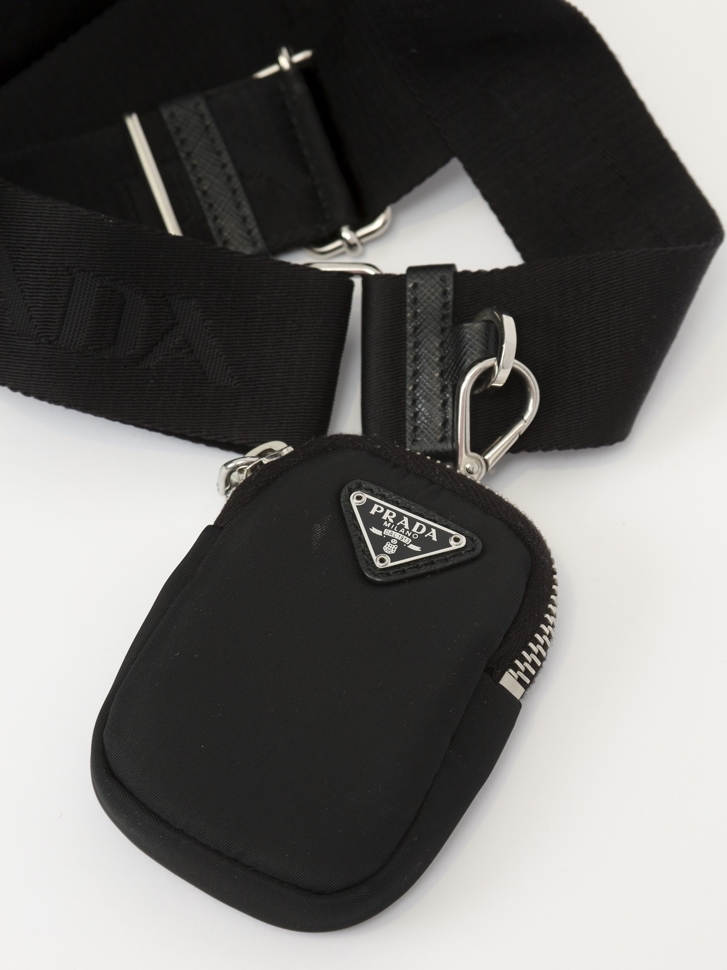 Prada Re-Edition 2005  7