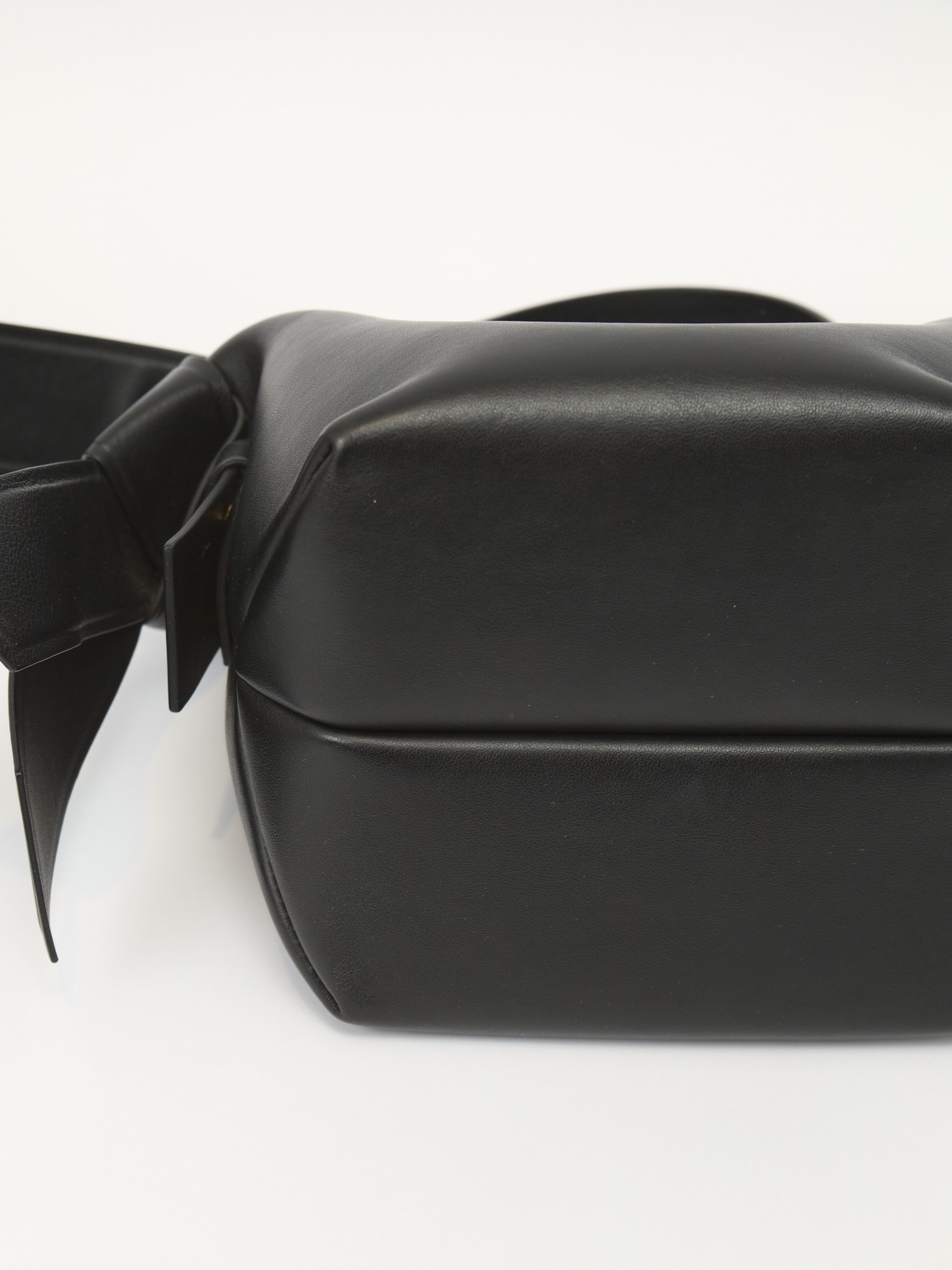 Acne Studios Musubi 8