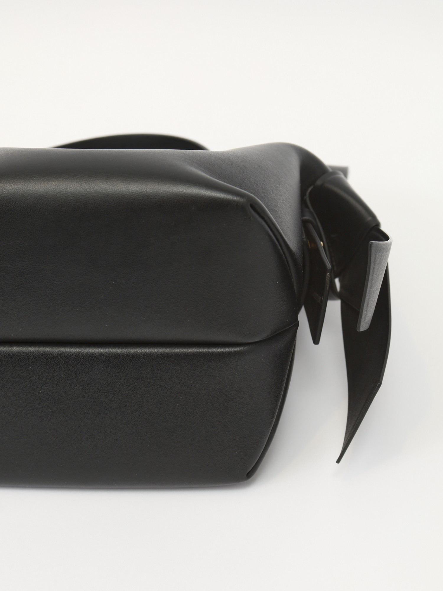 Acne Studios Musubi 9