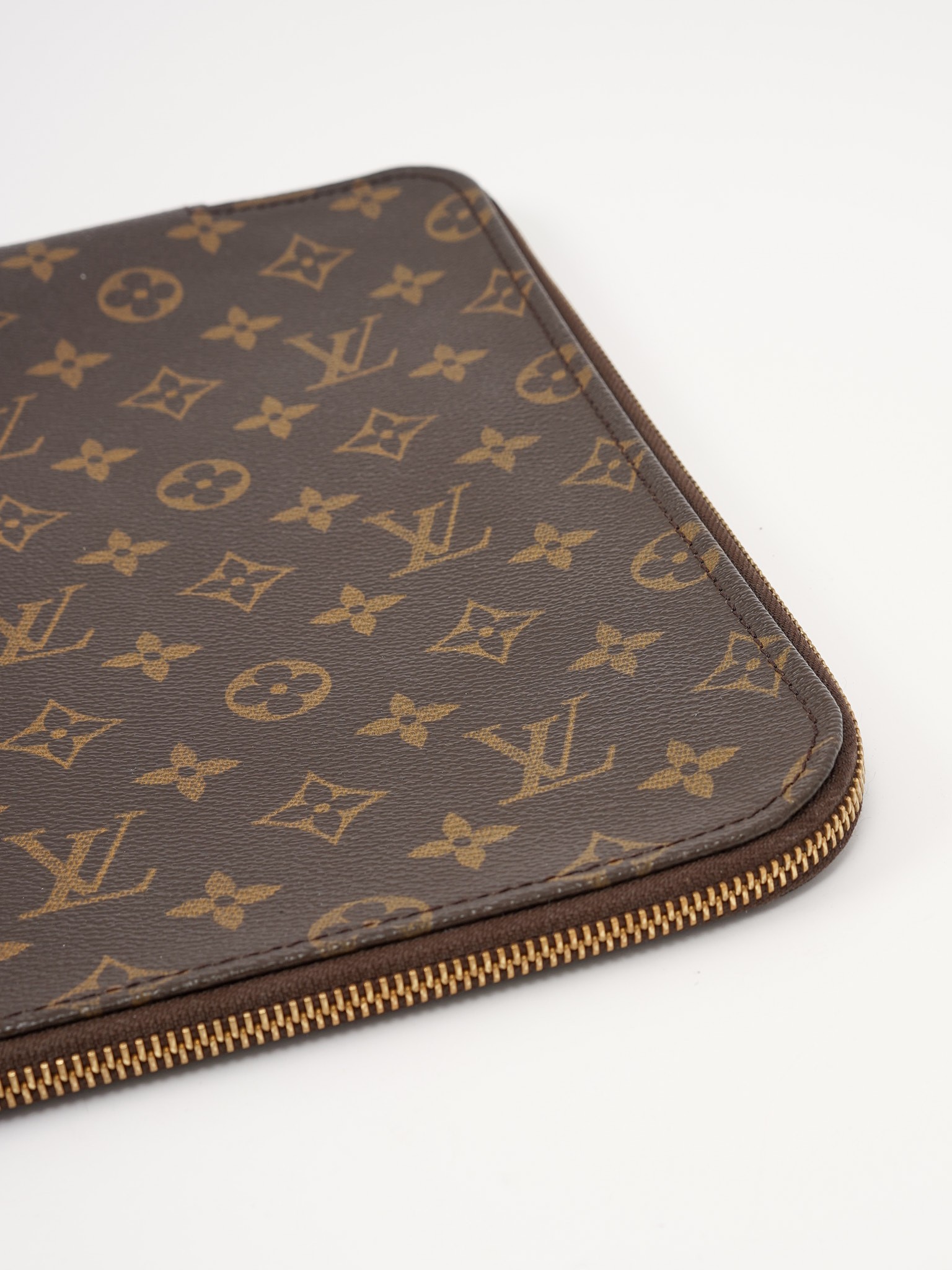 Louis Vuitton Case 6