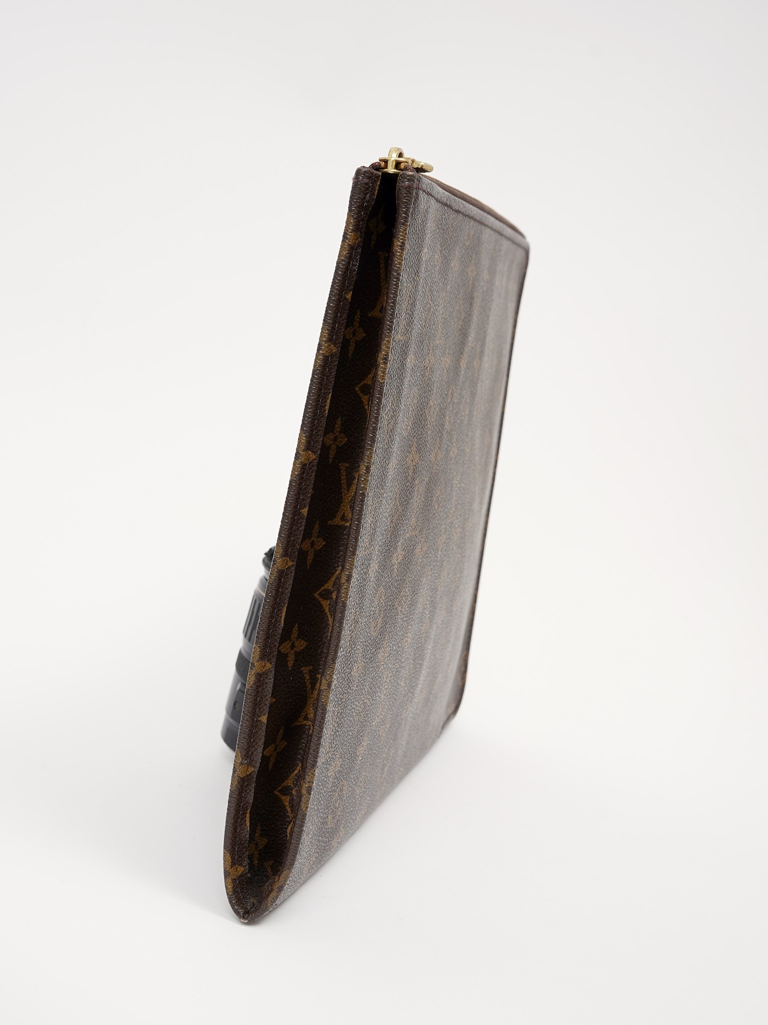 Louis Vuitton Case 4