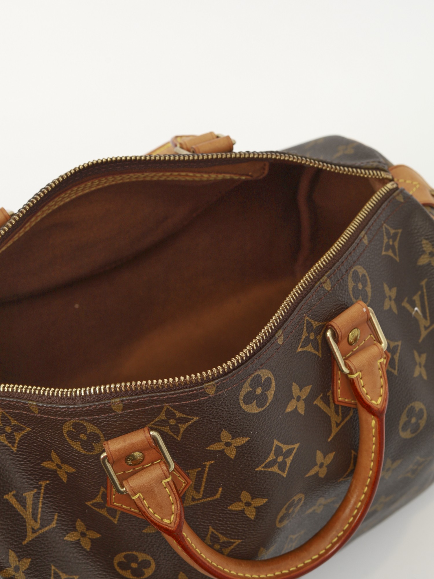 Louis Vuitton Speedy 9