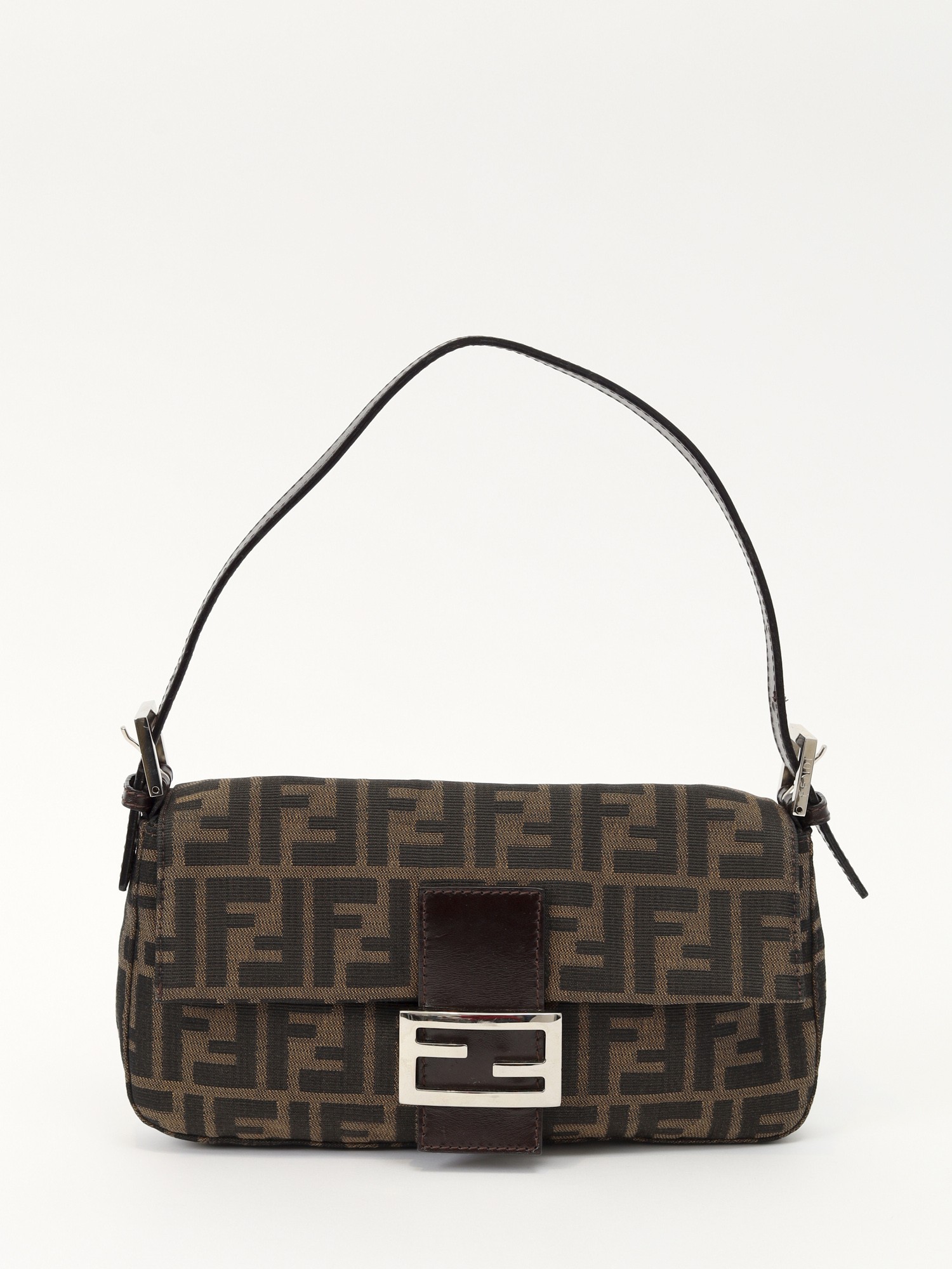 Fendi Baguette  0
