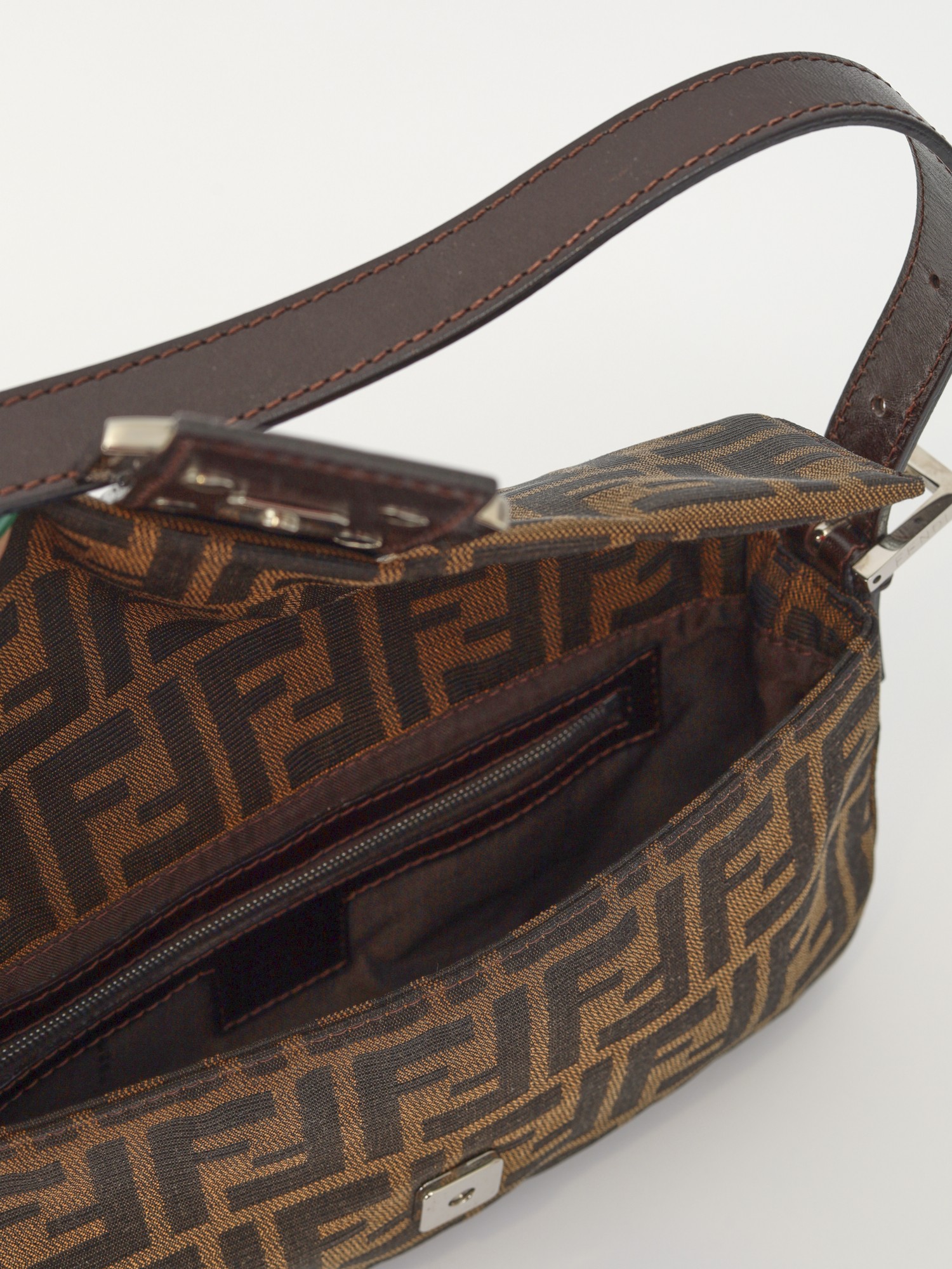 Fendi Baguette  10