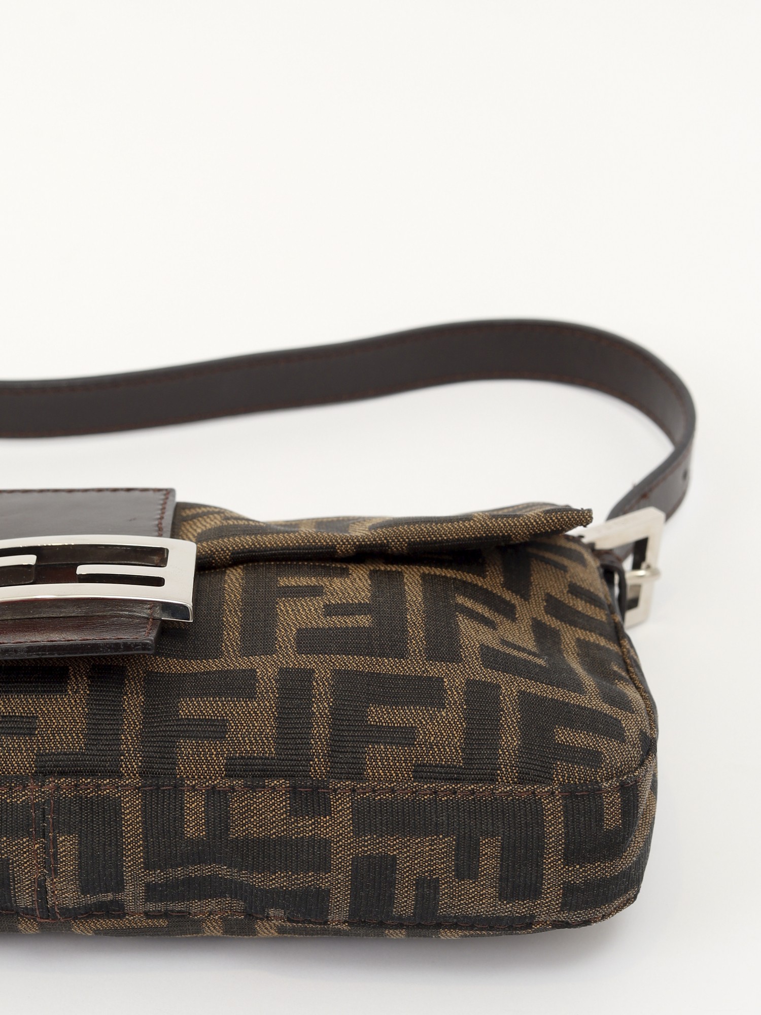 Fendi Baguette  9