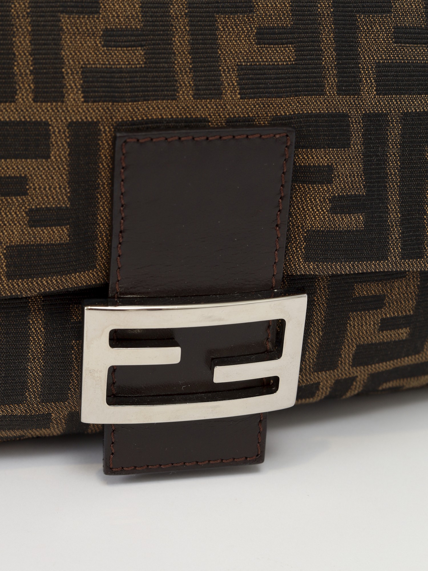 Fendi Baguette  5