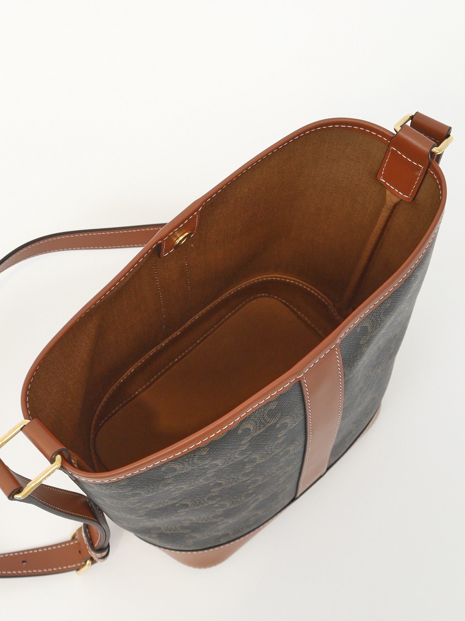 Celine Bucket 8