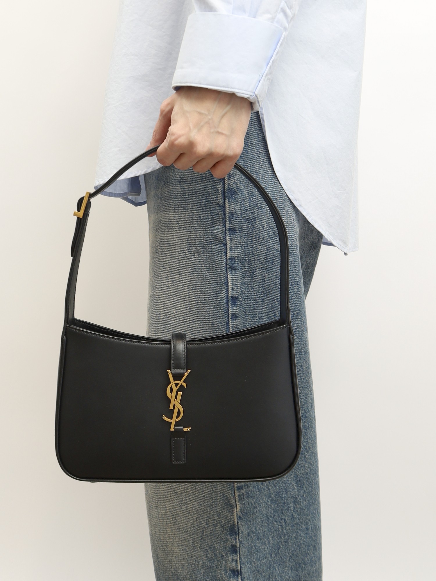 Saint Laurent Le 5 A 7 1