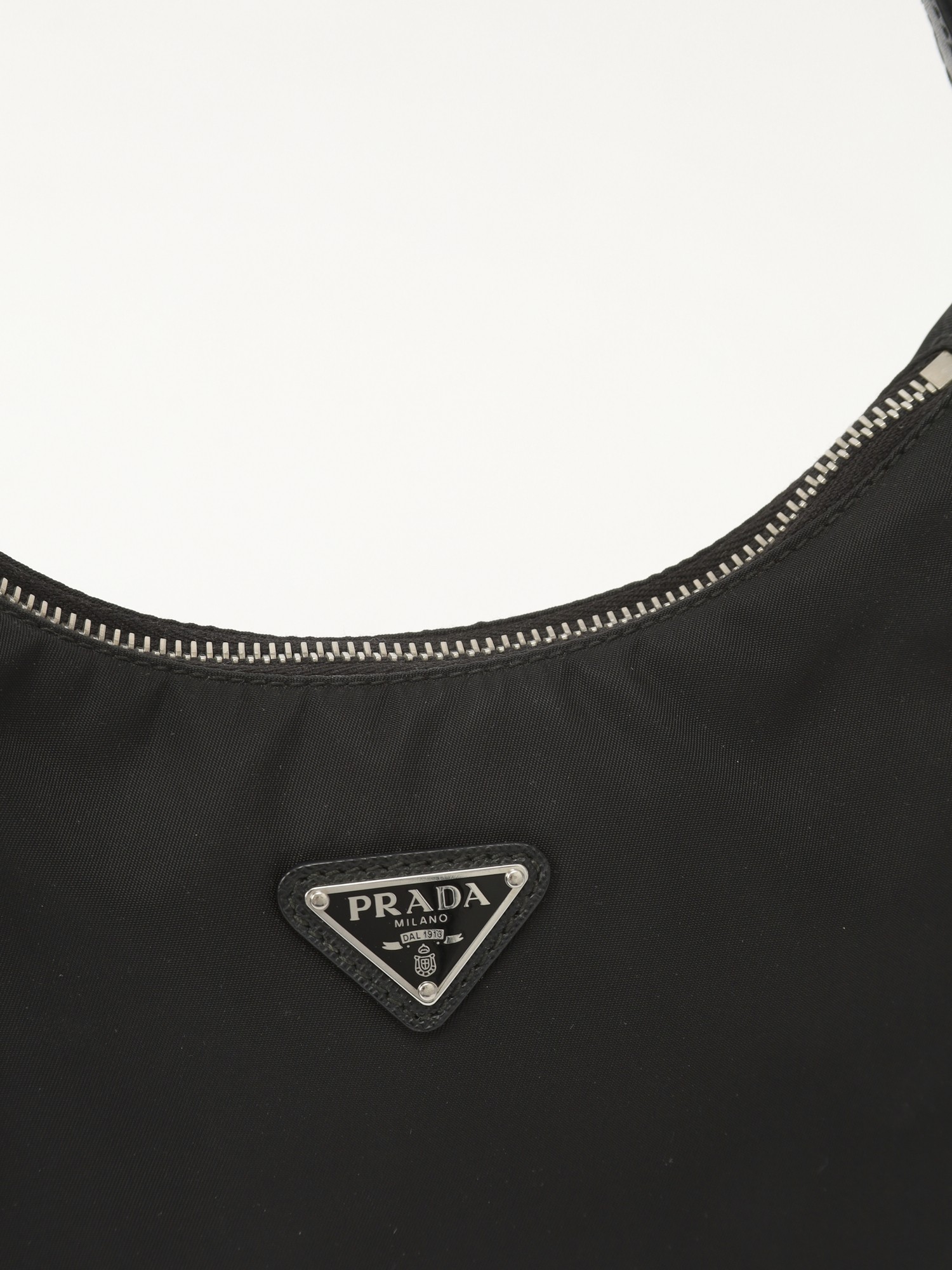 Prada Re-Edition 2005  5