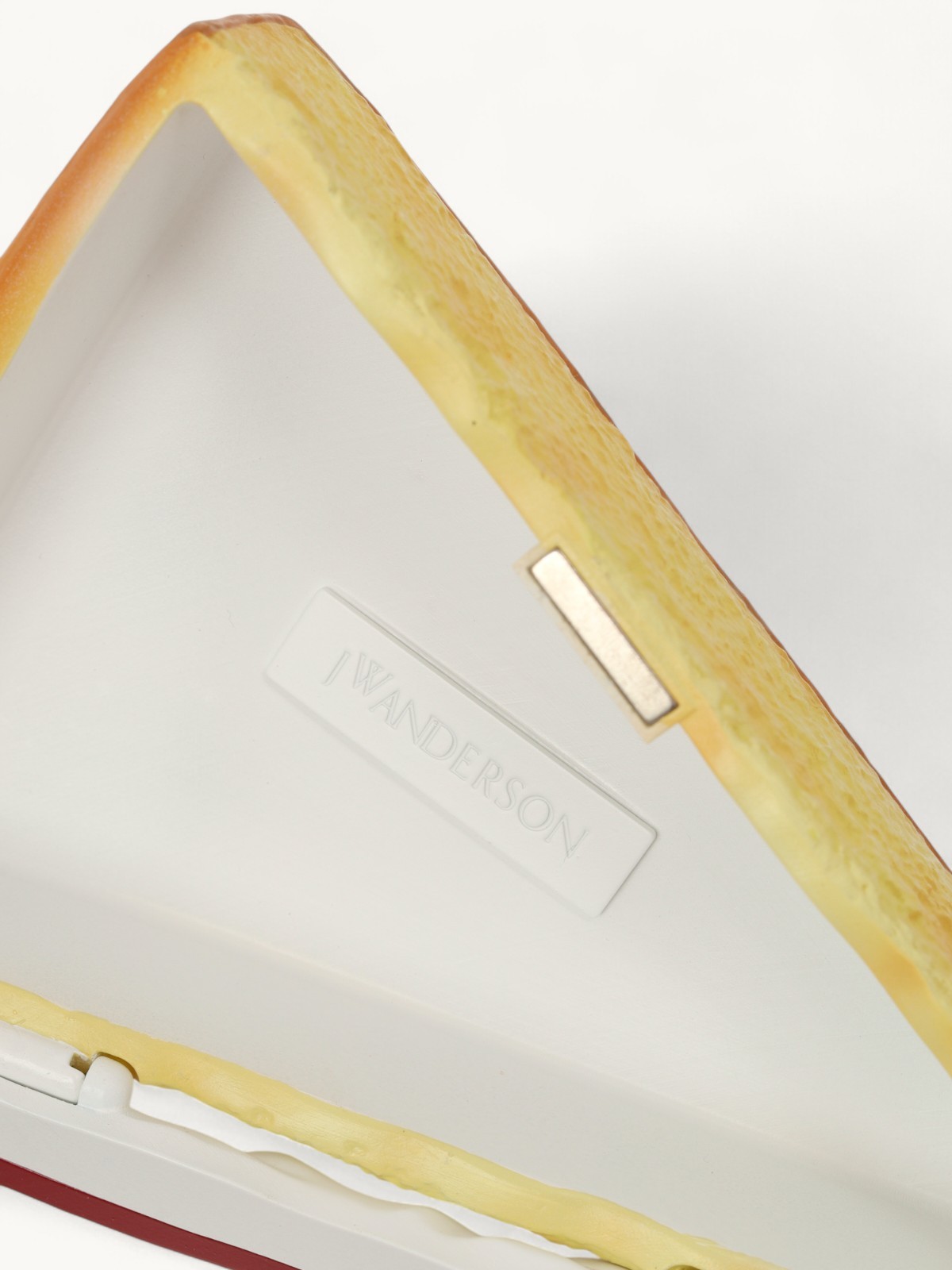 JW Anderson Victoria Sponge 4