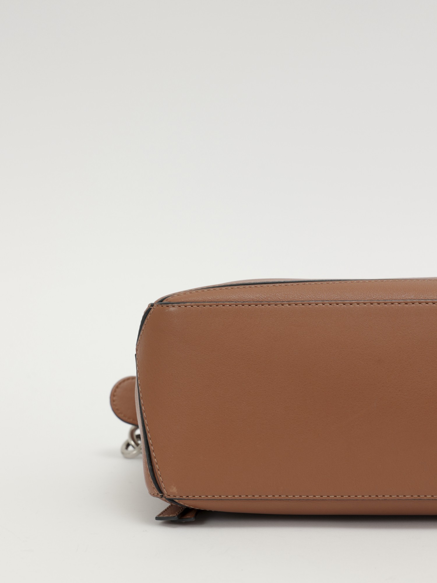 Loewe Puzzle 8