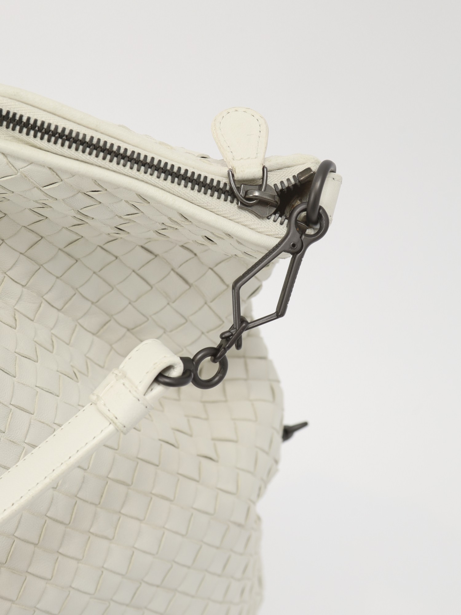 Bottega Veneta Leather Bag 4