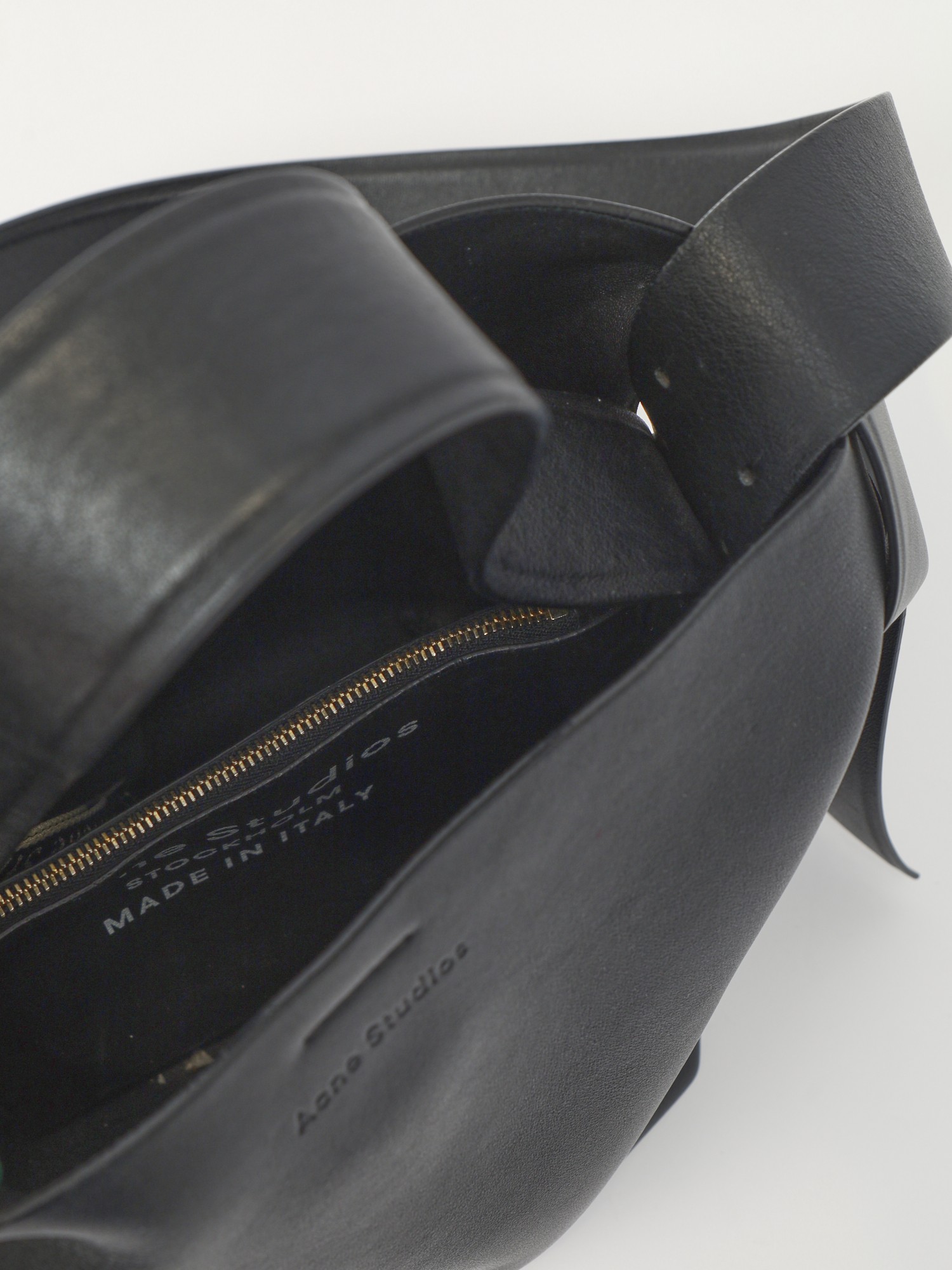 Acne Studios Musubi 10