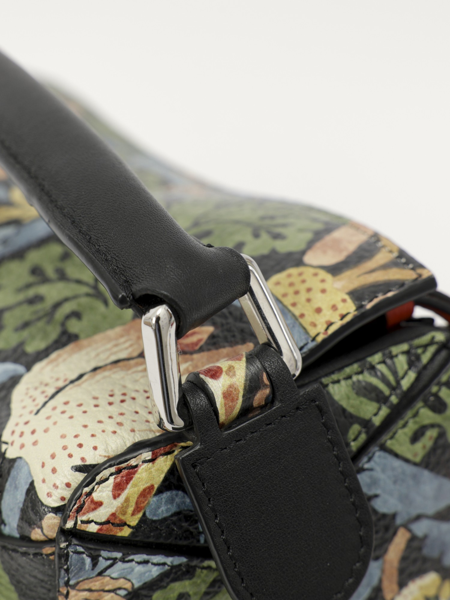 Loewe Puzzle 6