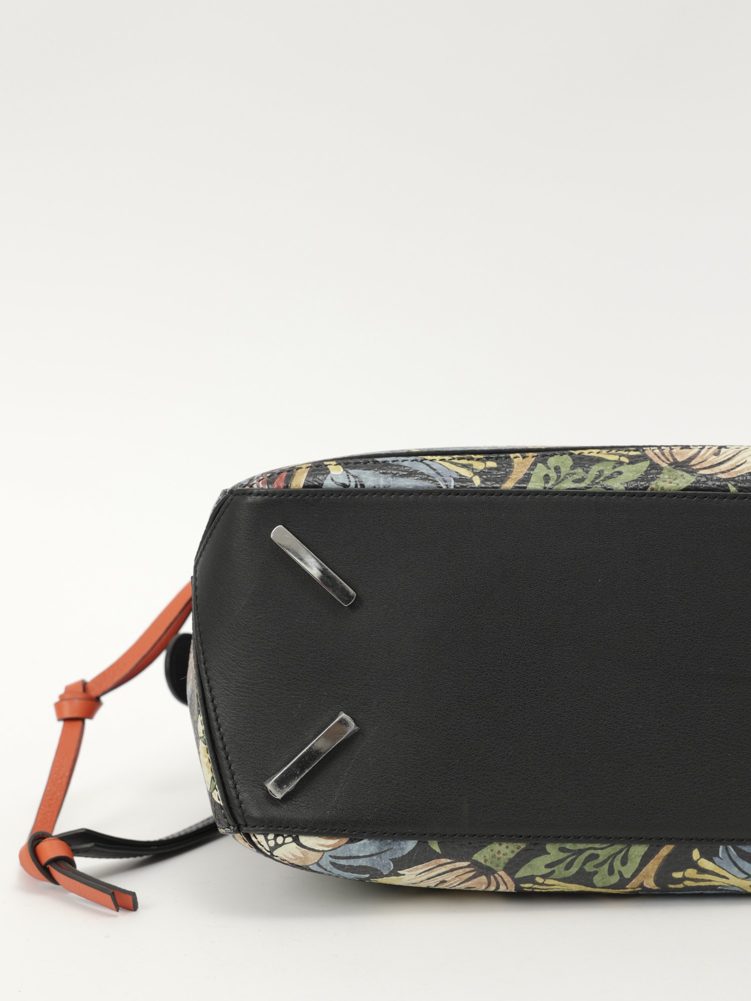 Loewe Puzzle 7