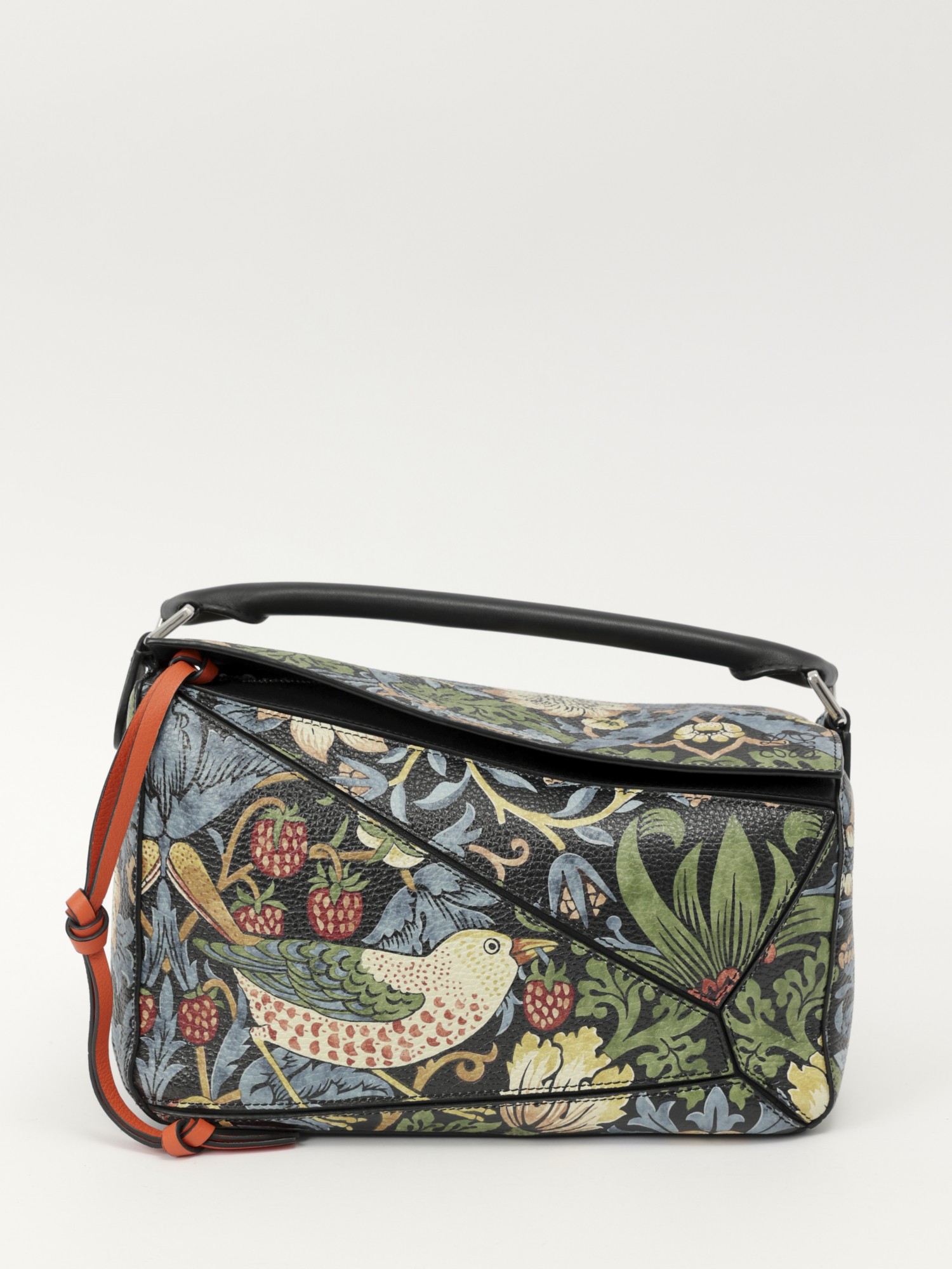 Loewe Puzzle 0