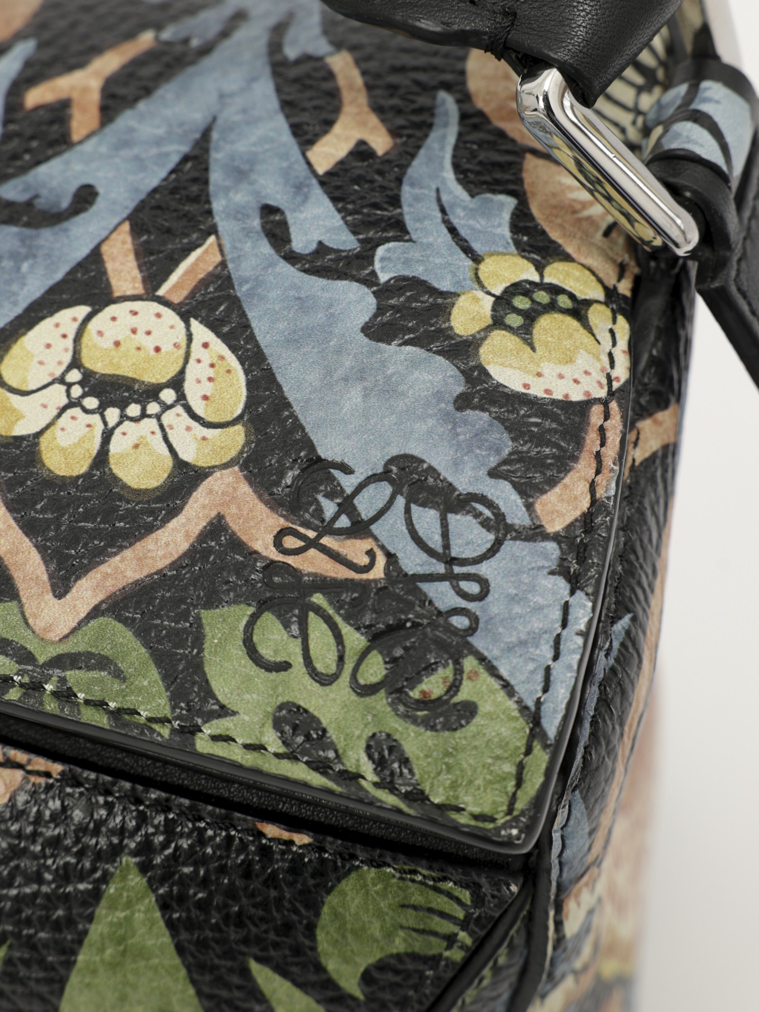 Loewe Puzzle 5