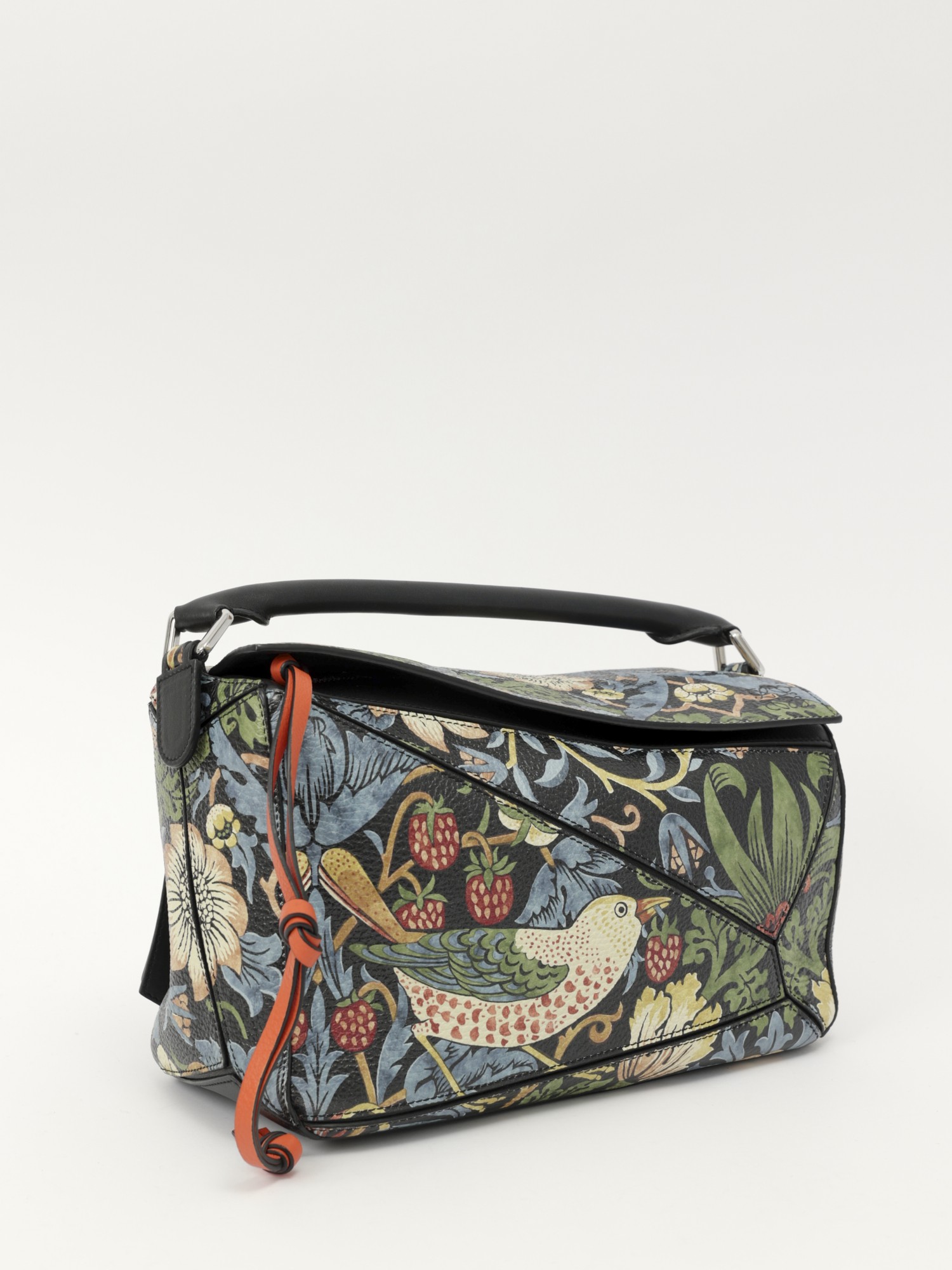 Loewe Puzzle 2