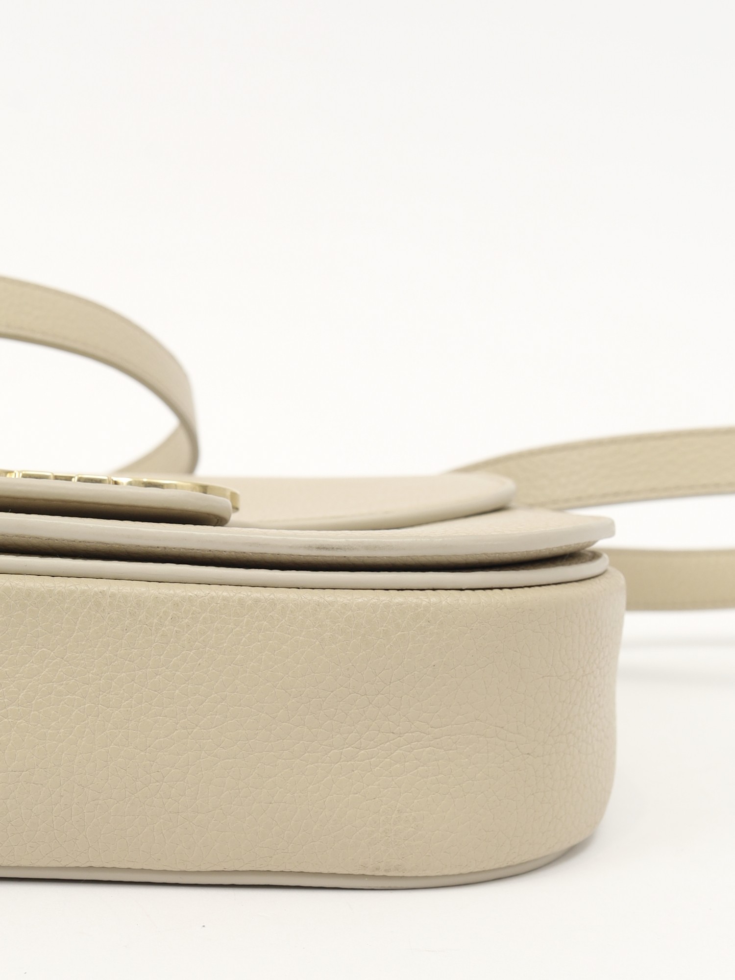 Salvatore Ferragamo Gancini  9