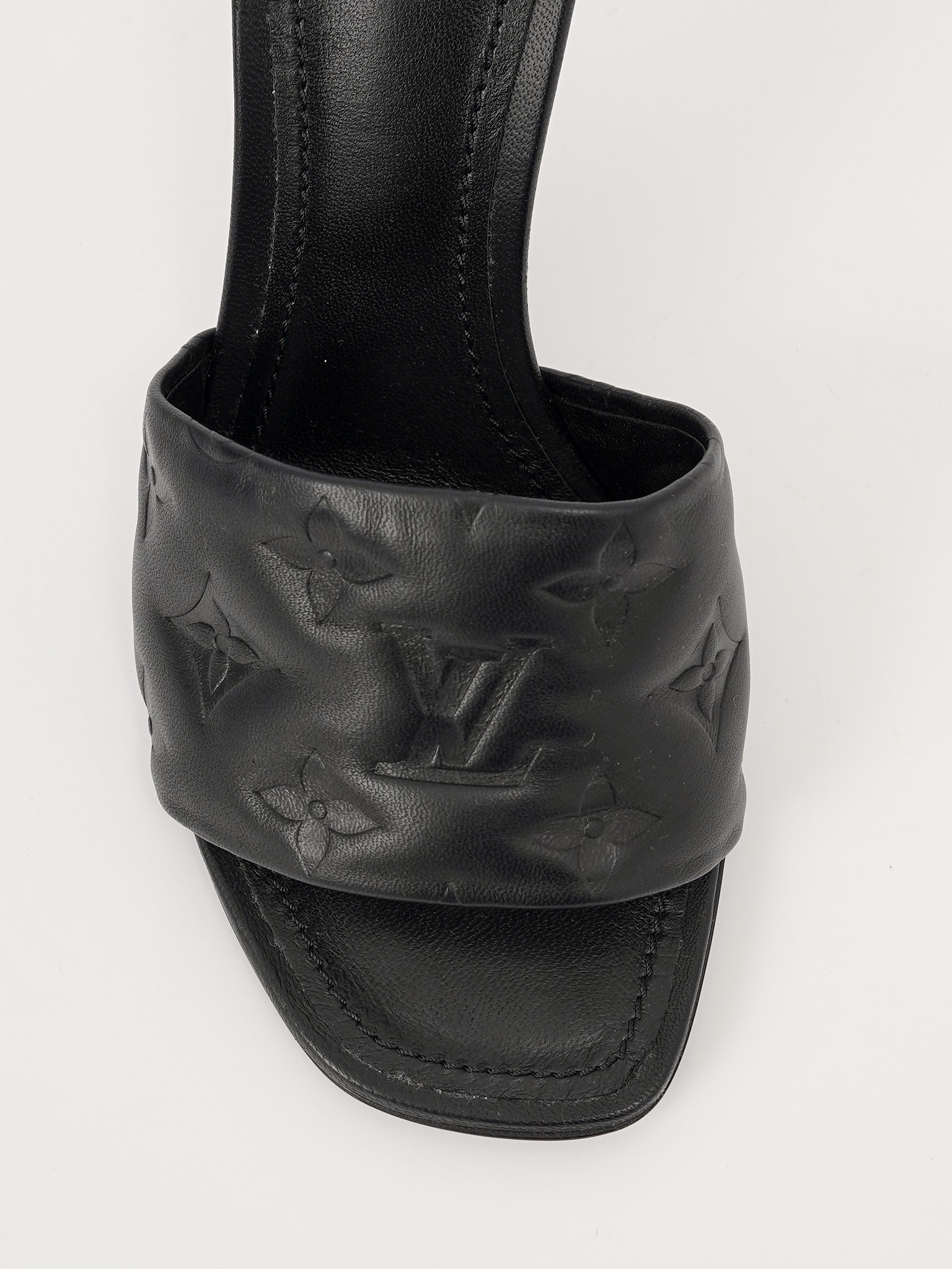 Louis Vuitton Shoes 38.5 4