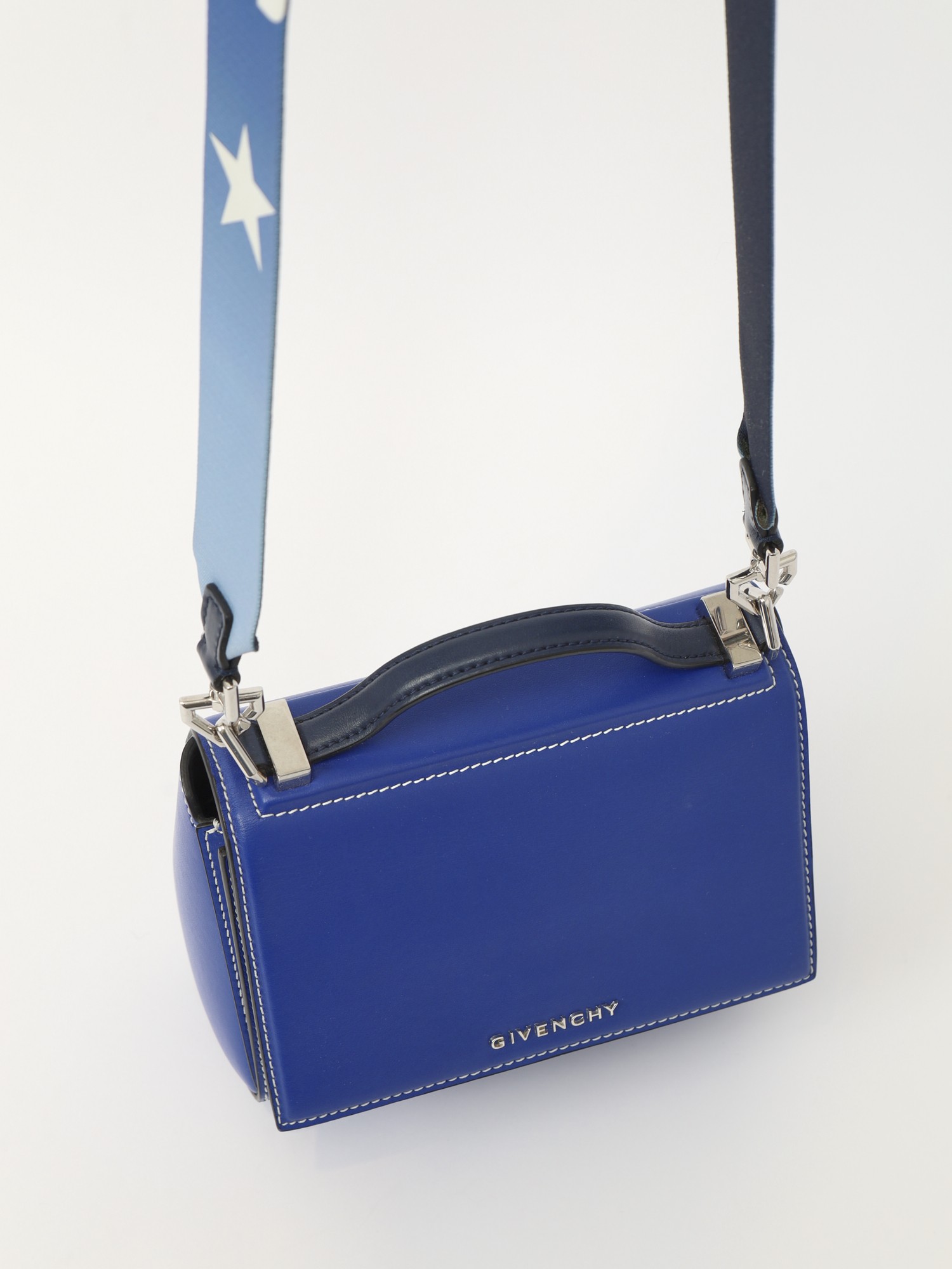 Givenchy Pandora 4