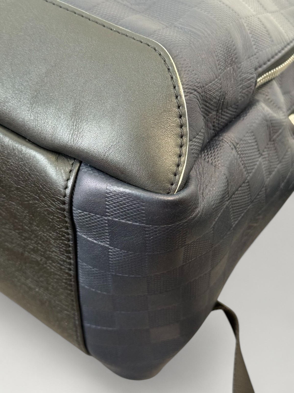 Louis Vuitton Avenue  8