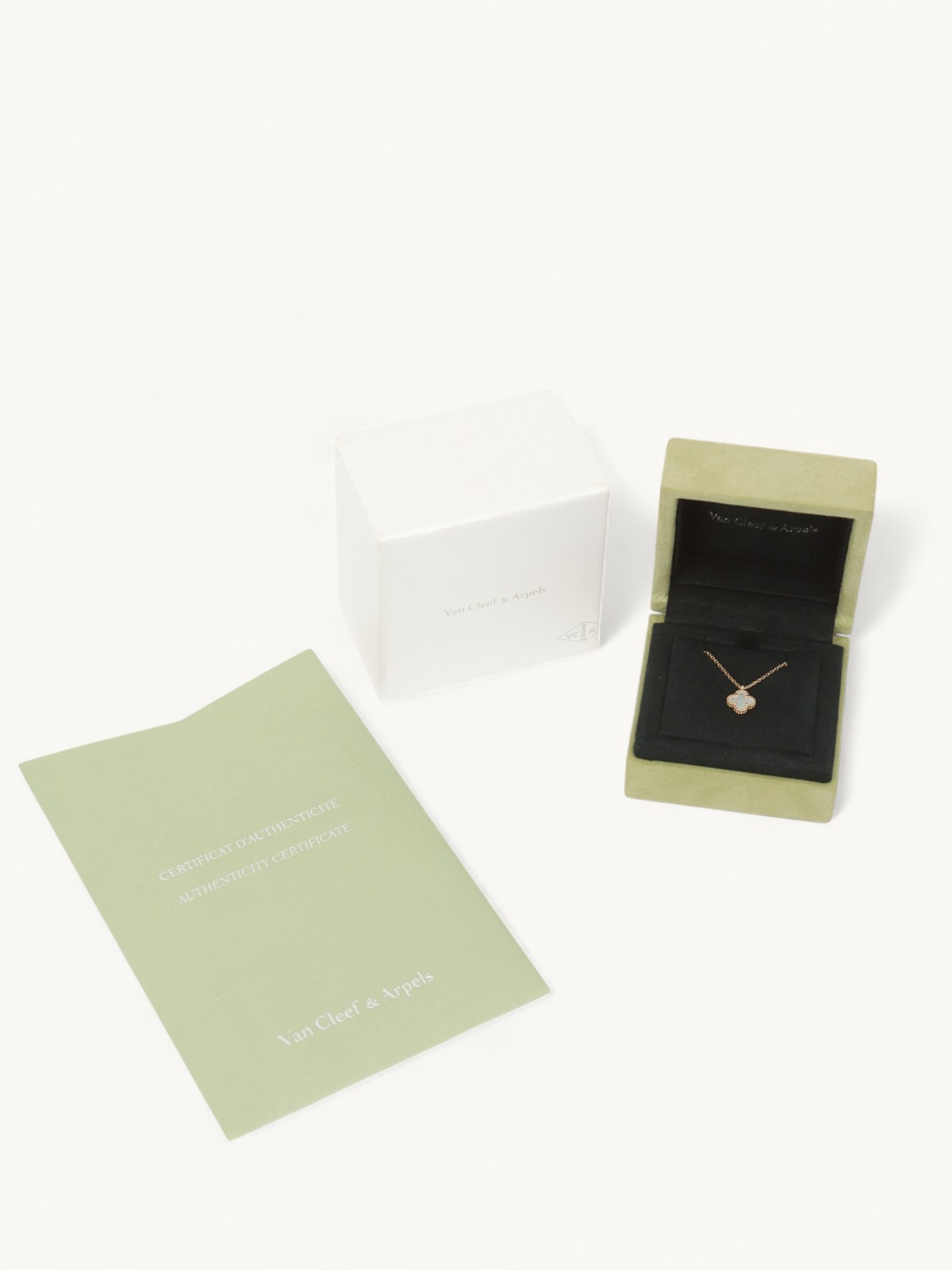 Van Cleef Alhambra 3
