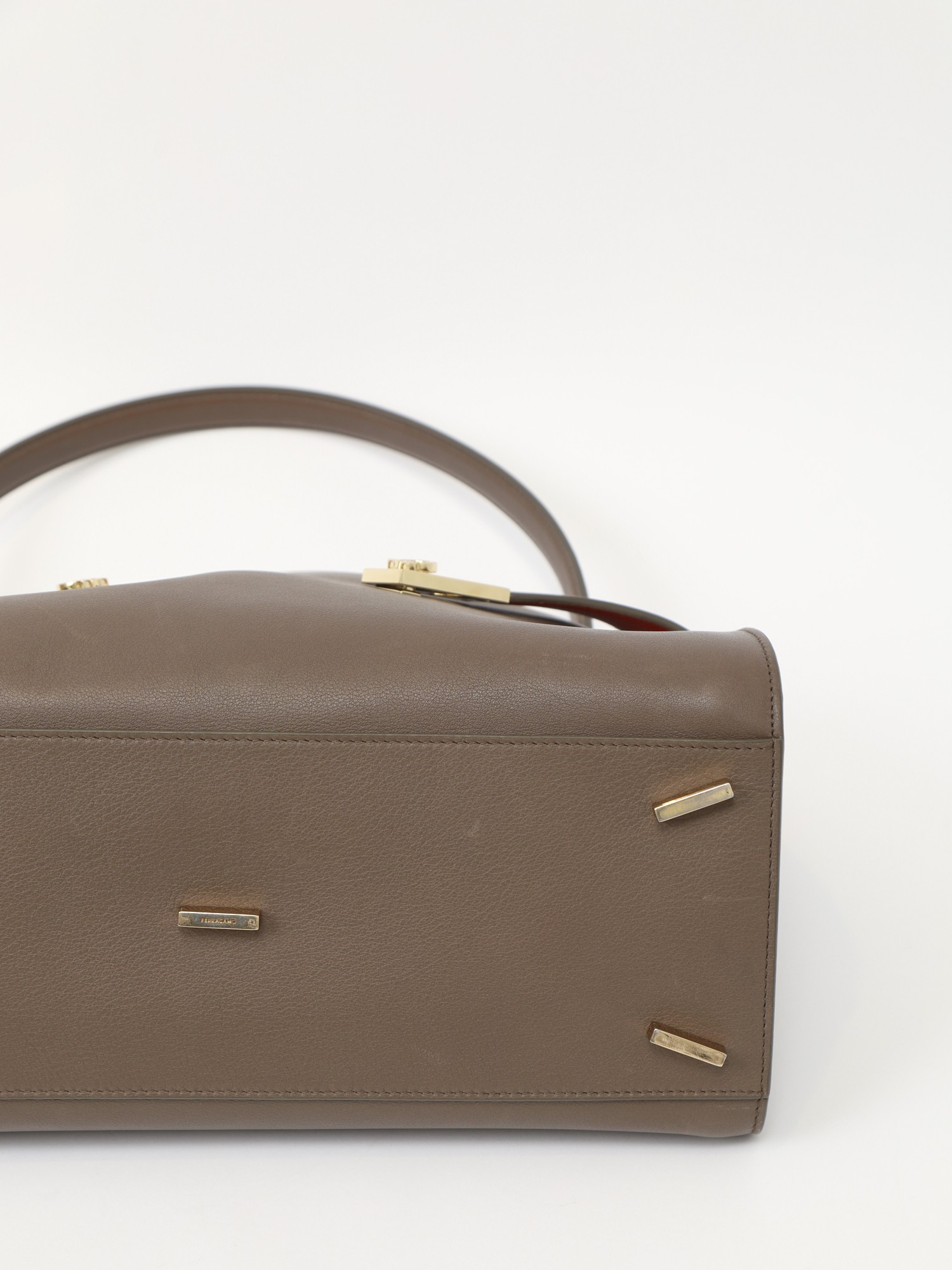 Salvatore Ferragamo Hug 9