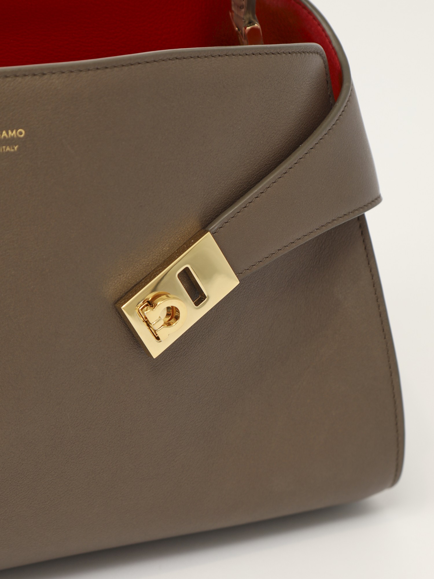 Salvatore Ferragamo Hug 7