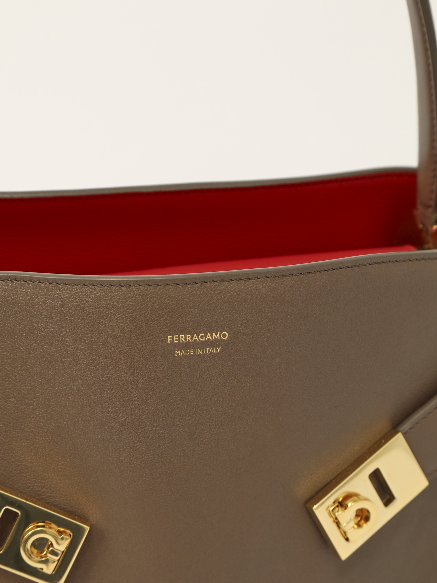 Salvatore Ferragamo Hug 5