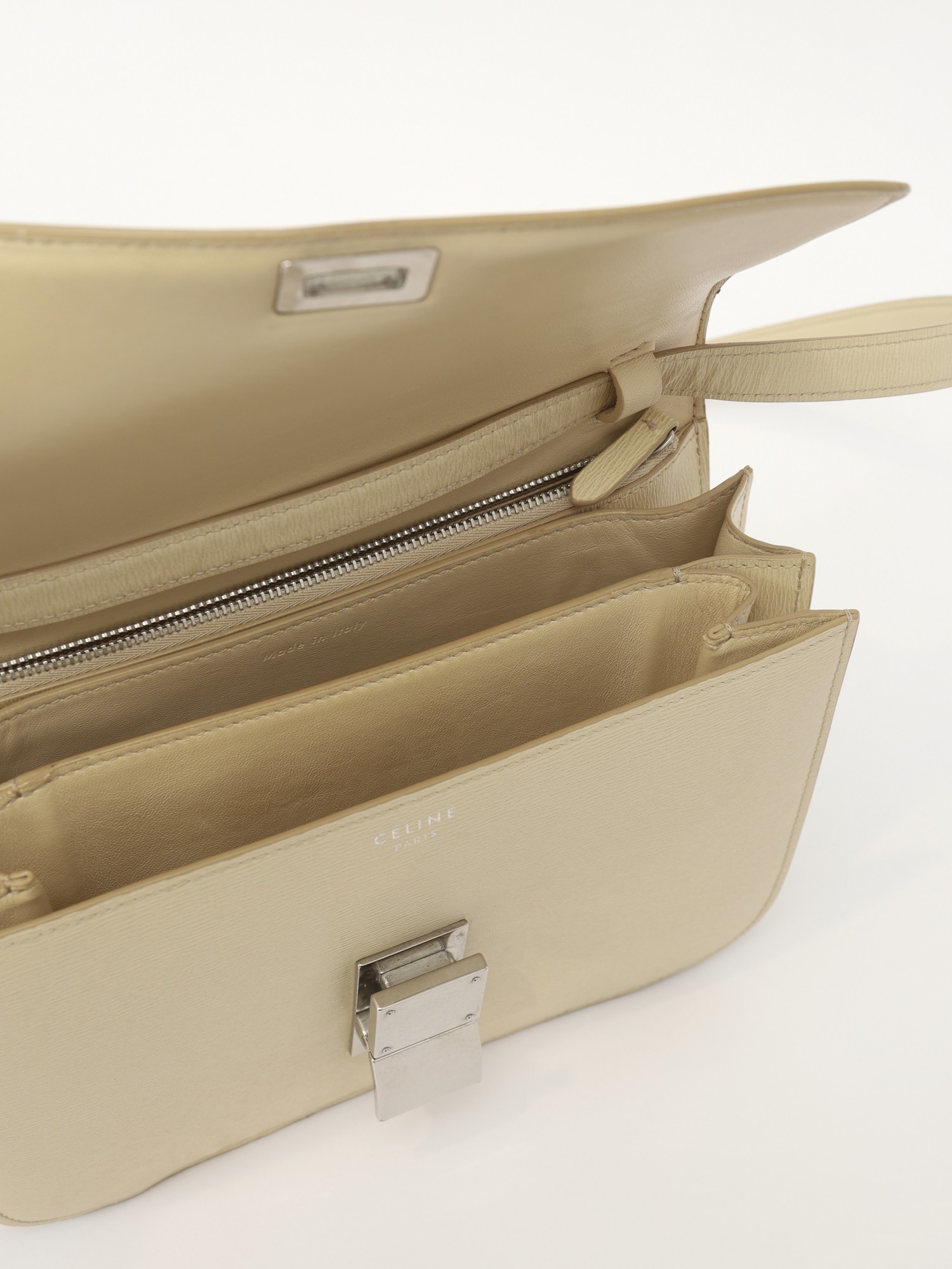 Celine Classic 8