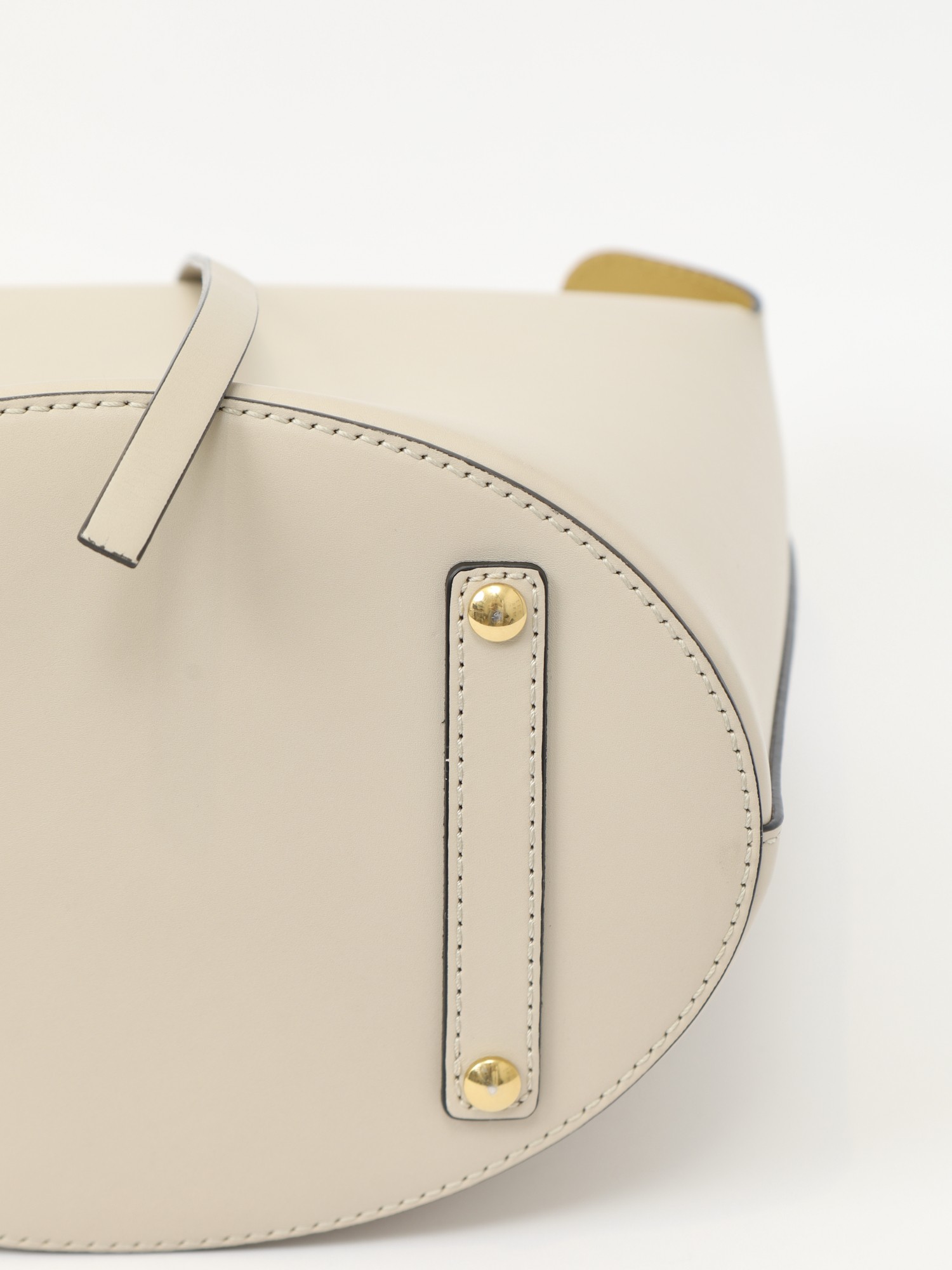 Burberry Supple 8
